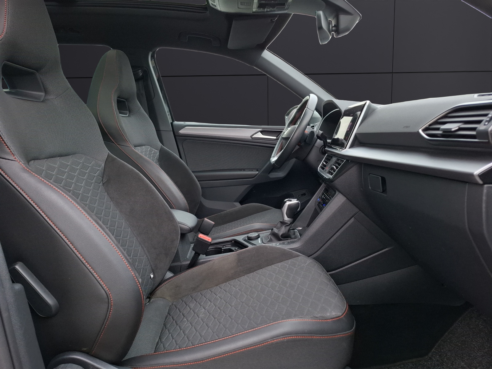 Fahrzeugabbildung SEAT Tarraco TSI FR DSG 4Drive LED AHK Navi AID Pano ACC 360° SH 20