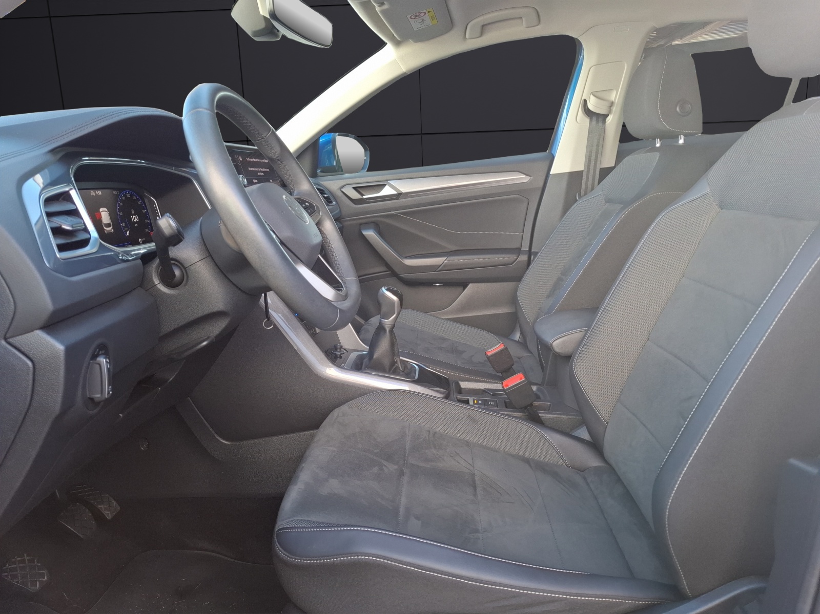 Fahrzeugabbildung Volkswagen T-Roc TSI Style LED AID ACC Park-Assist SH