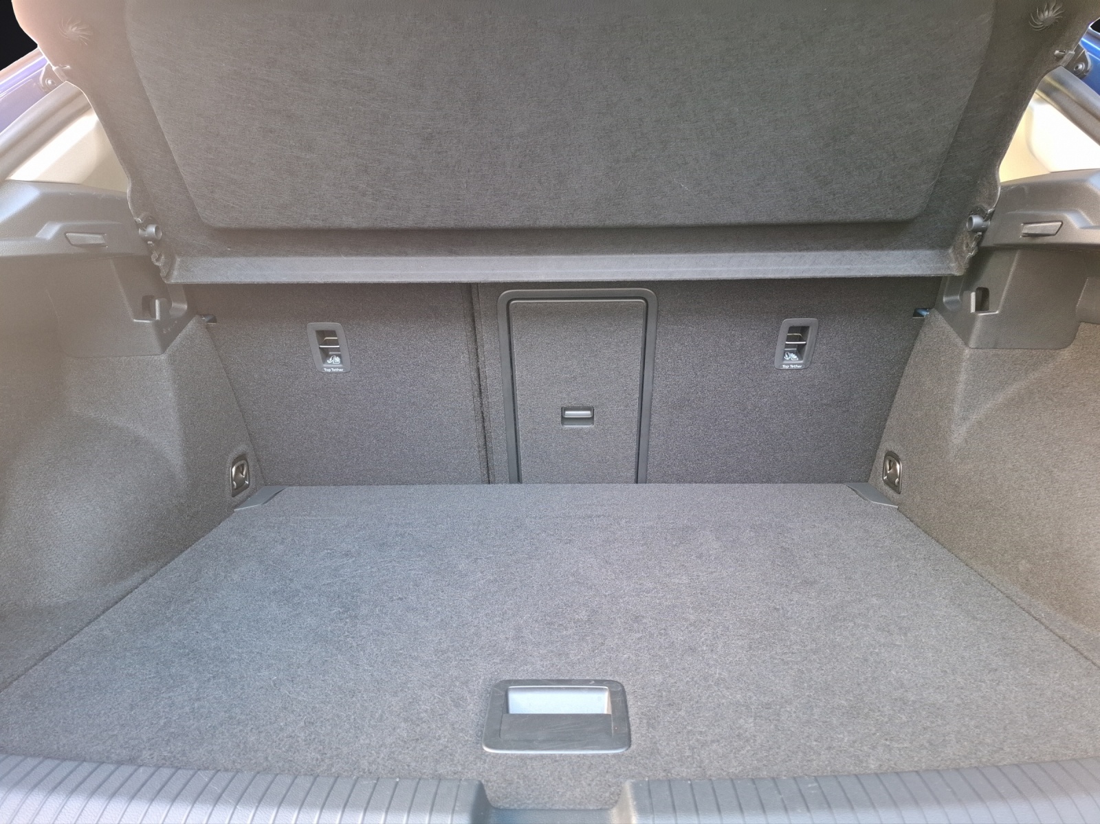 Fahrzeugabbildung Volkswagen T-Roc TSI Style LED AID ACC Park-Assist SH