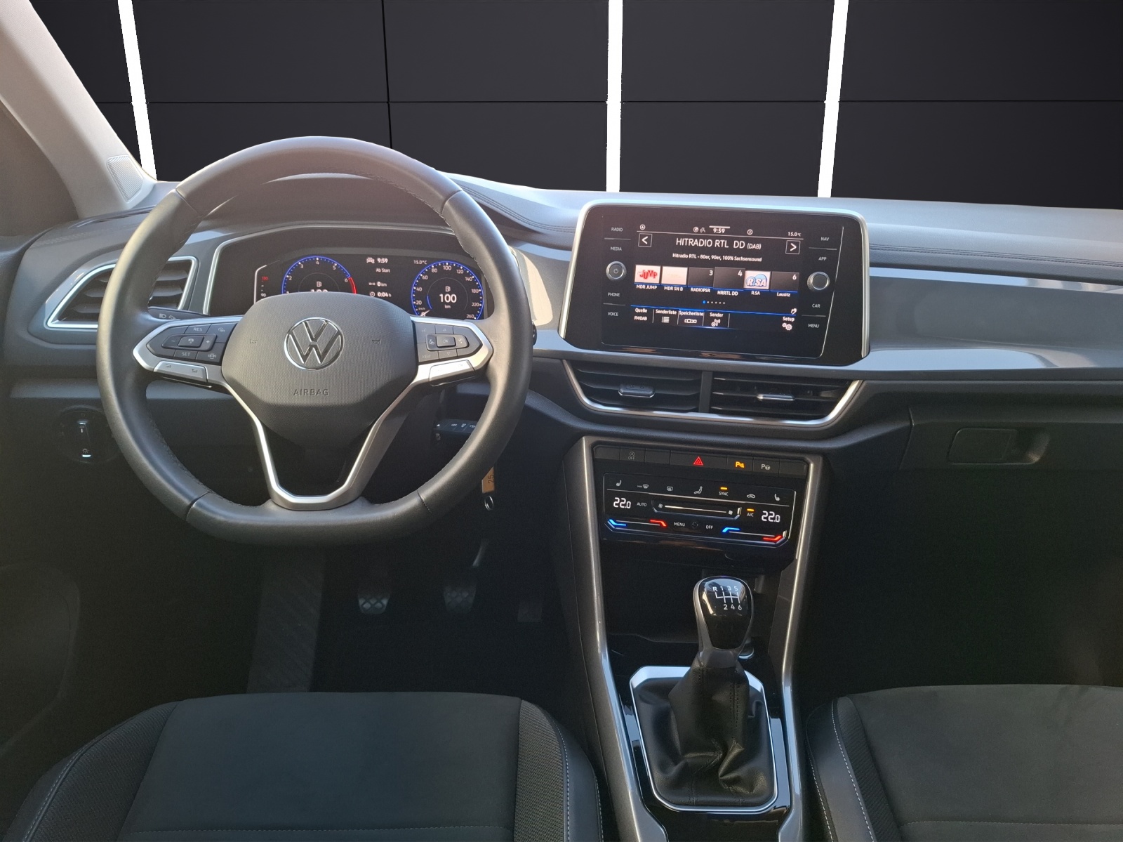 Fahrzeugabbildung Volkswagen T-Roc TSI Style LED AID ACC Park-Assist SH