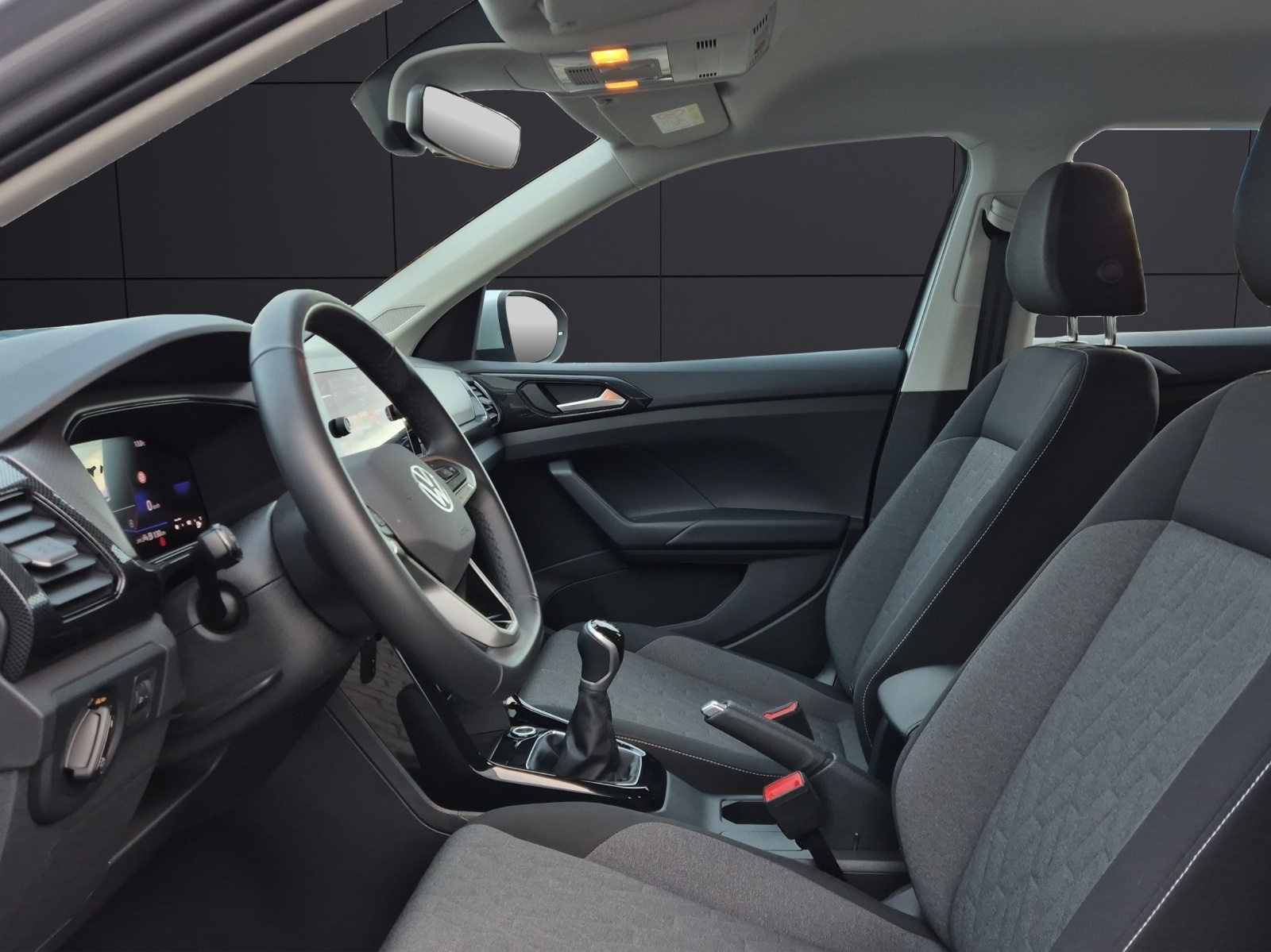 Fahrzeugabbildung Volkswagen T-Cross TSI Life LED Navi AID ACC PDC SH LM