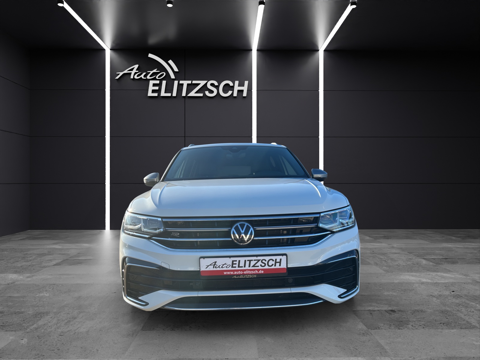 Fahrzeugabbildung Volkswagen Tiguan Allspace R-Line 4M TDI DSG IQ.Light ACC AHK SH HuD RearView AppConnect Ambiente Navi