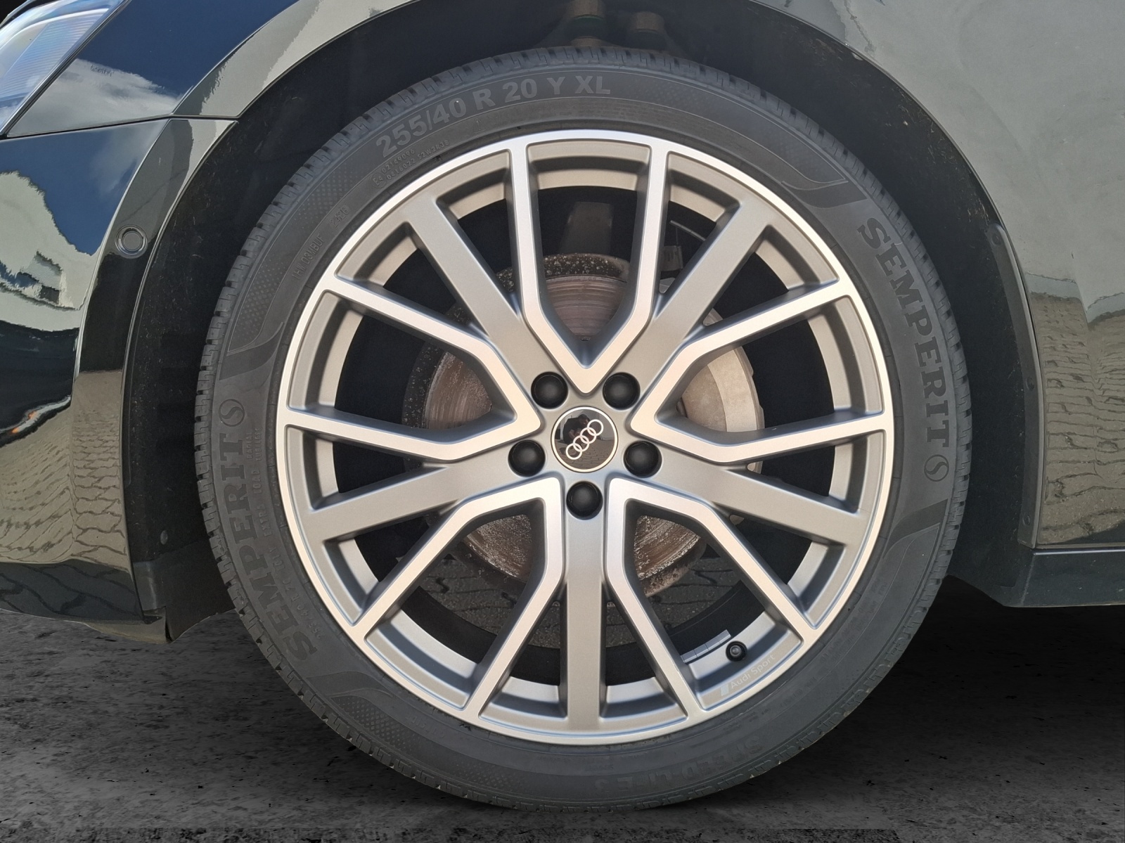 Fahrzeugabbildung Audi A6 Avant 40 TDI quattro sport LED Navi ACC AHK RFK 4xSHZ