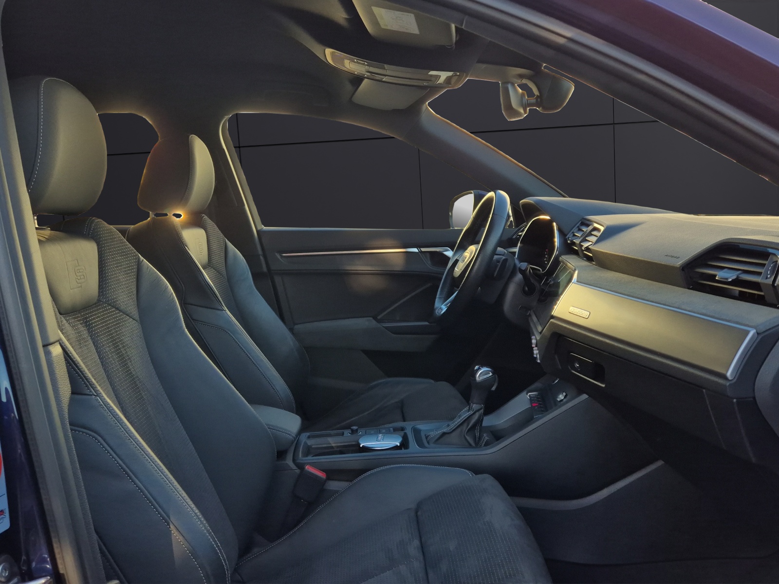 Fahrzeugabbildung Audi Q3 40 TDI quattro S-line S-tronic Matrix Navi ACV ACC RFK SH