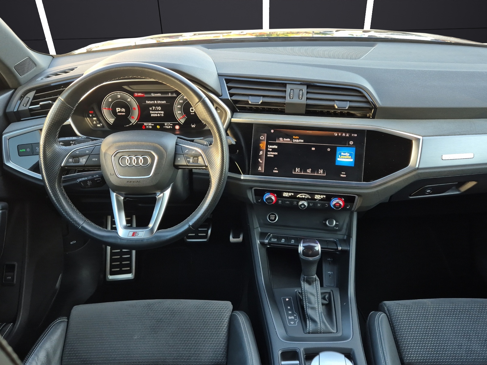 Fahrzeugabbildung Audi Q3 40 TDI quattro S-line S-tronic Matrix Navi ACV ACC RFK SH