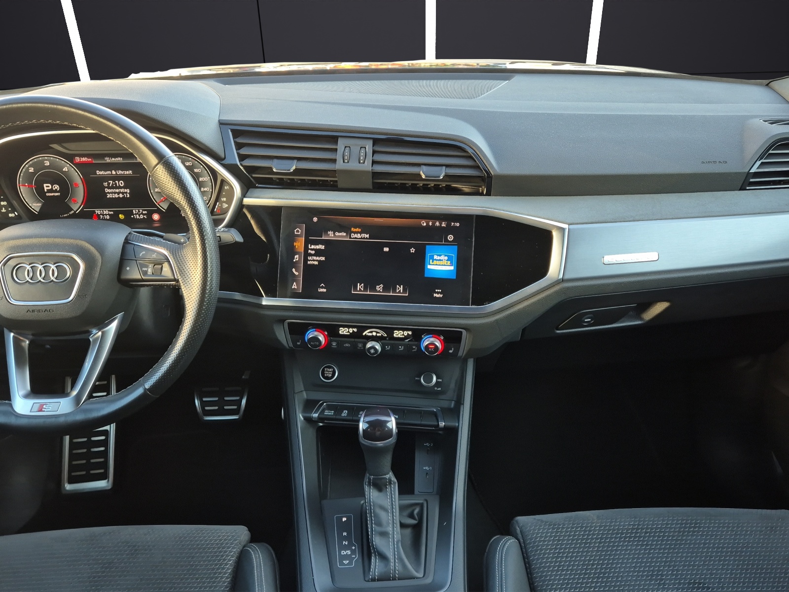 Fahrzeugabbildung Audi Q3 40 TDI quattro S-line S-tronic Matrix Navi ACV ACC RFK SH