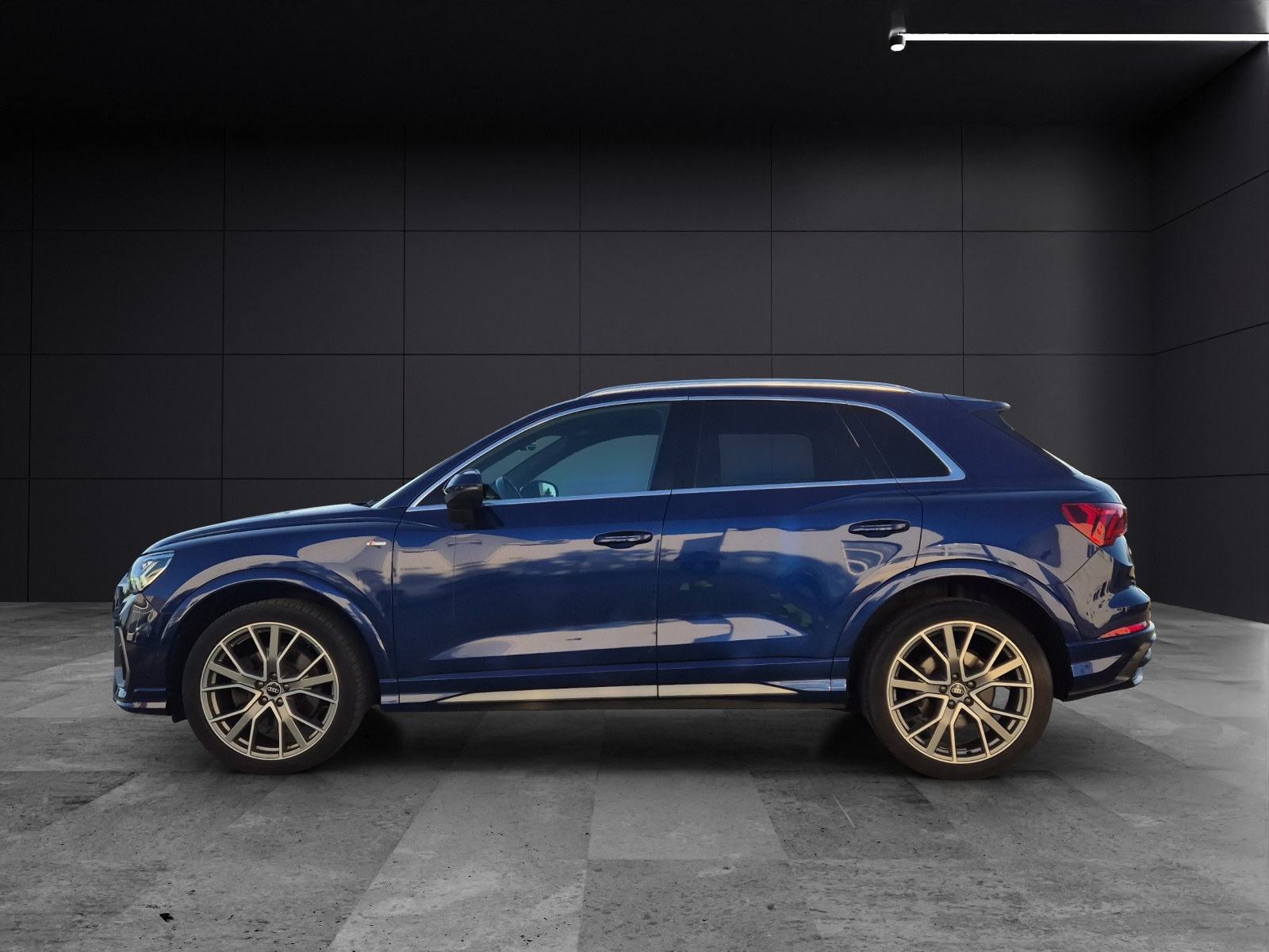 Fahrzeugabbildung Audi Q3 40 TDI quattro S-line S-tronic Matrix Navi ACV ACC RFK SH