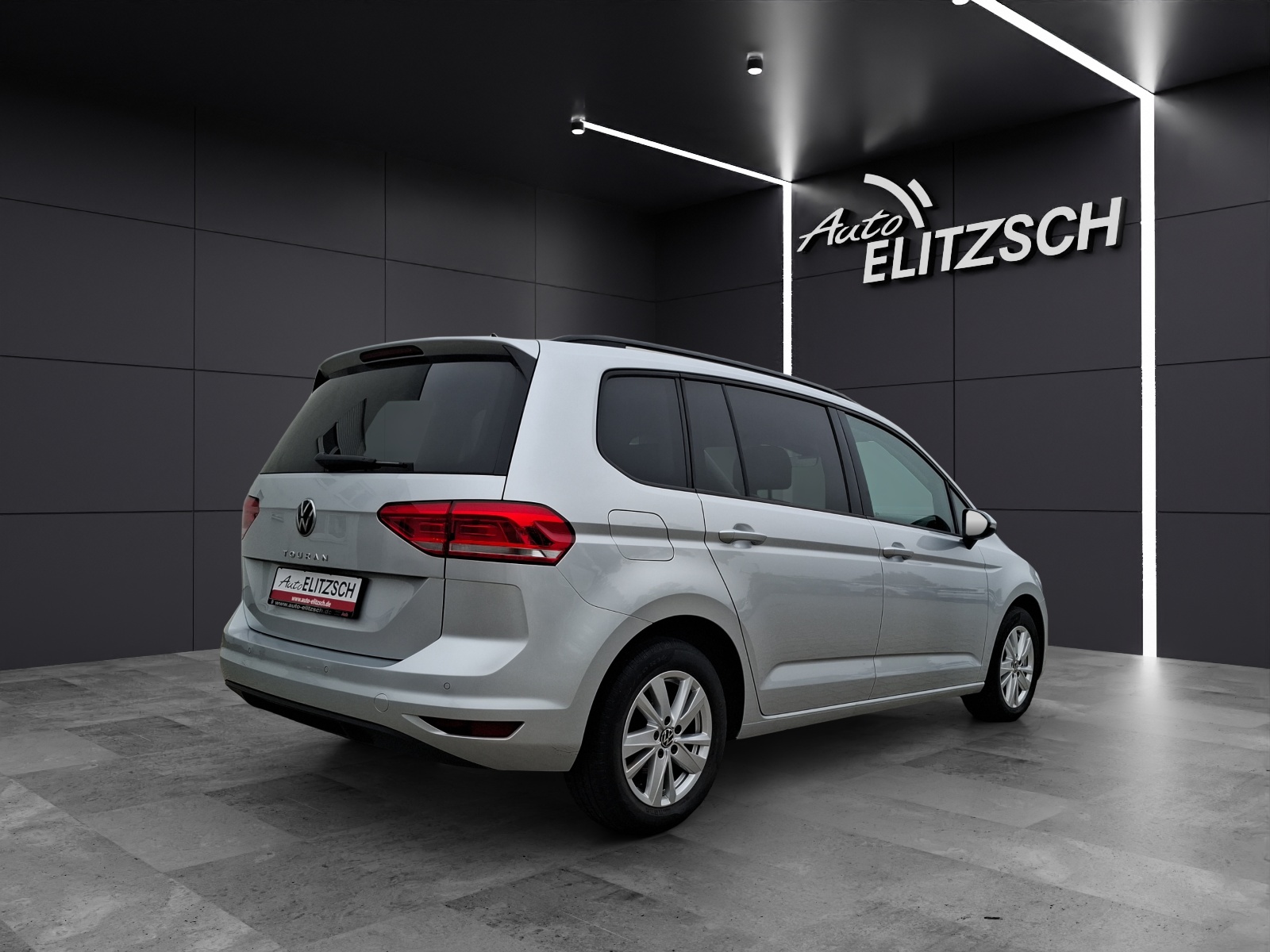 Fahrzeugabbildung Volkswagen Touran TSI Comfortline LED AHK Navi ACC RFK SH