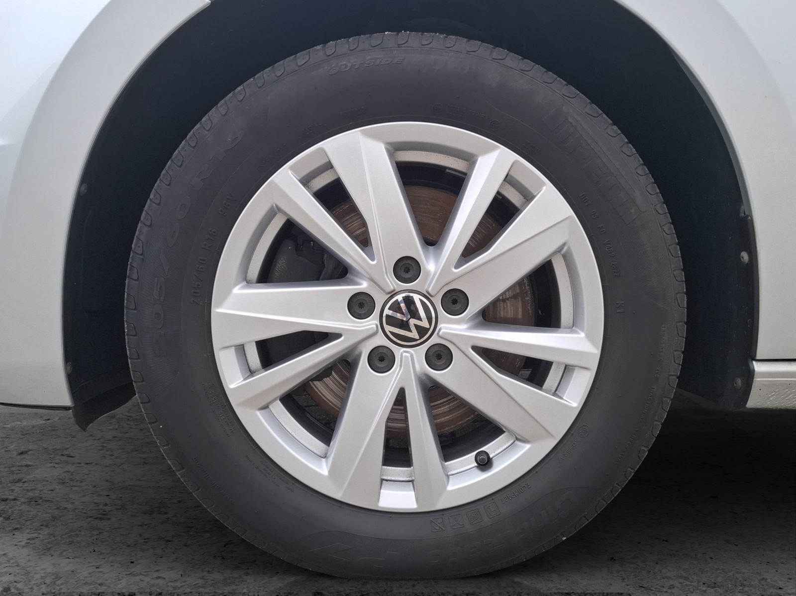Fahrzeugabbildung Volkswagen Touran TSI Comfortline LED AHK Navi ACC RFK SH