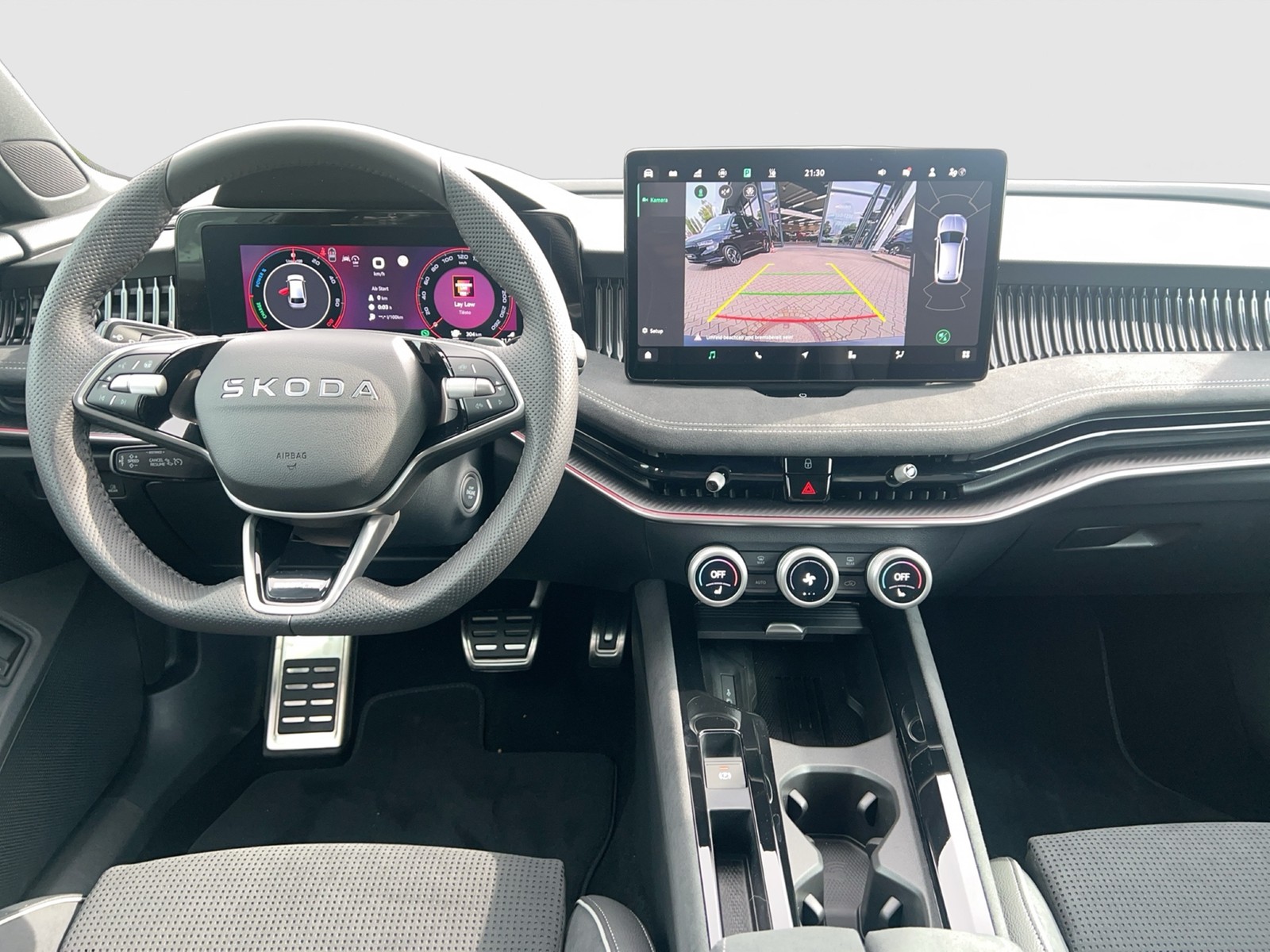 Fahrzeugabbildung SKODA Superb Combi 1.5 TSI iV Sportline MATRIX AHK DCC