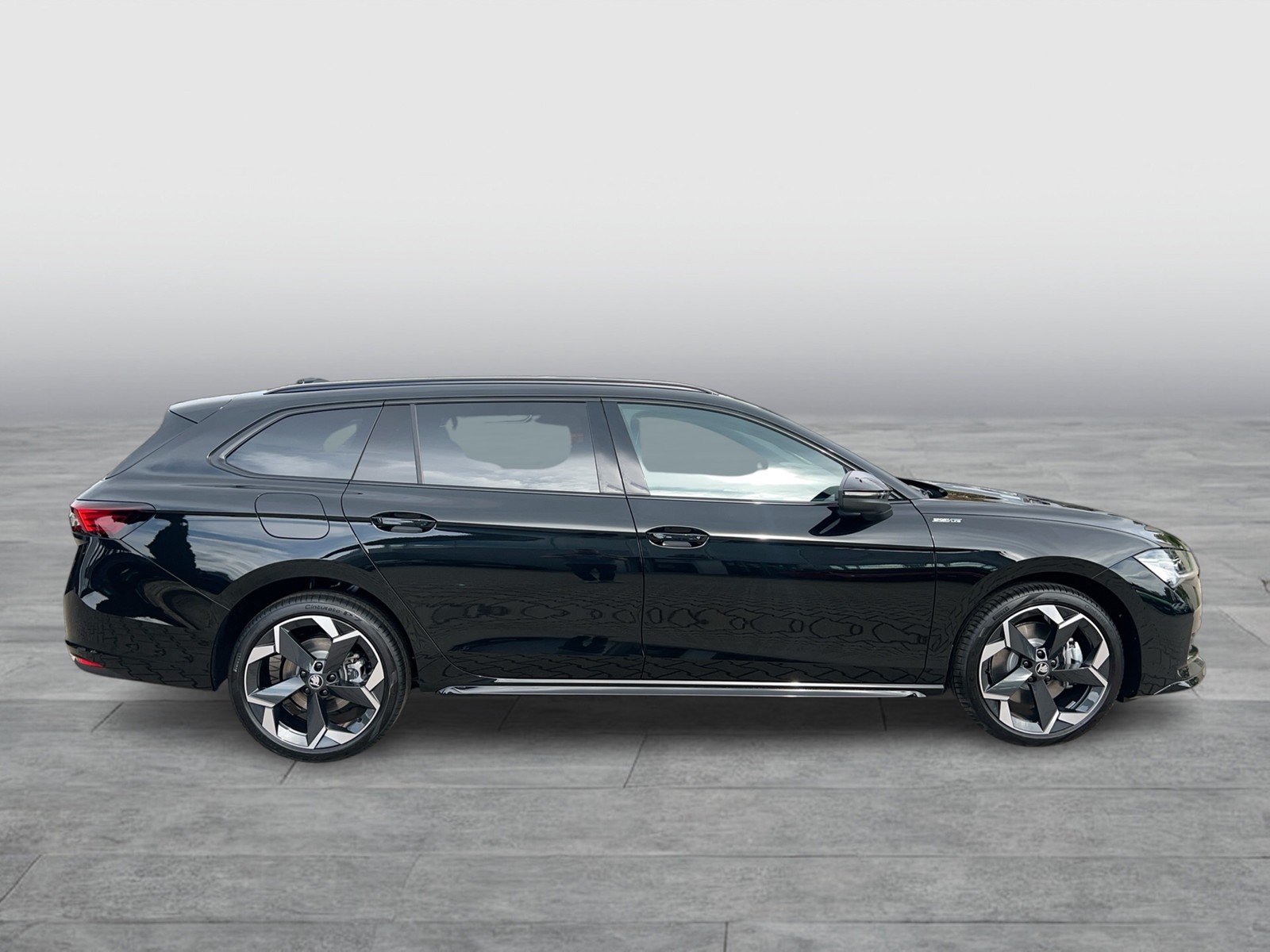 Fahrzeugabbildung SKODA Superb Combi 1.5 TSI iV Sportline MATRIX AHK DCC