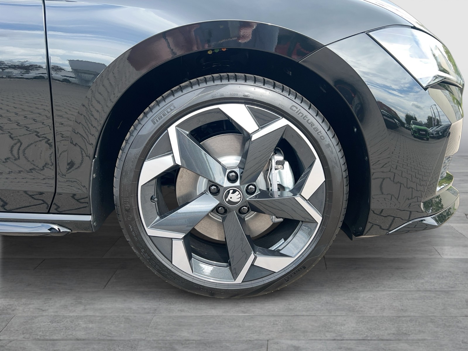 Fahrzeugabbildung SKODA Superb Combi 1.5 TSI iV Sportline MATRIX AHK DCC