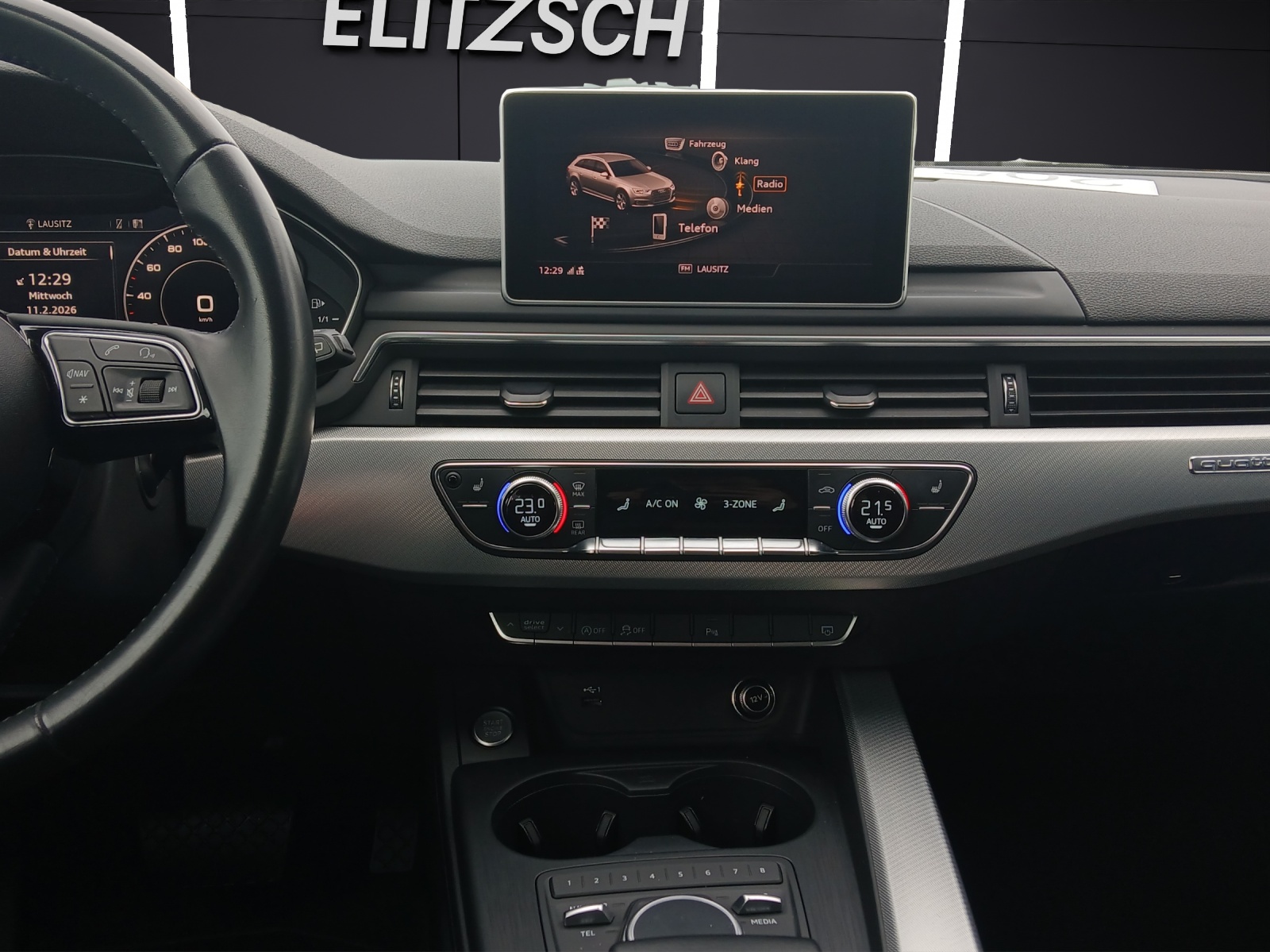 Fahrzeugabbildung Audi A4 Avant 45 TDI sport quattro S-Line Matrix Navi AVC ACC SH 18