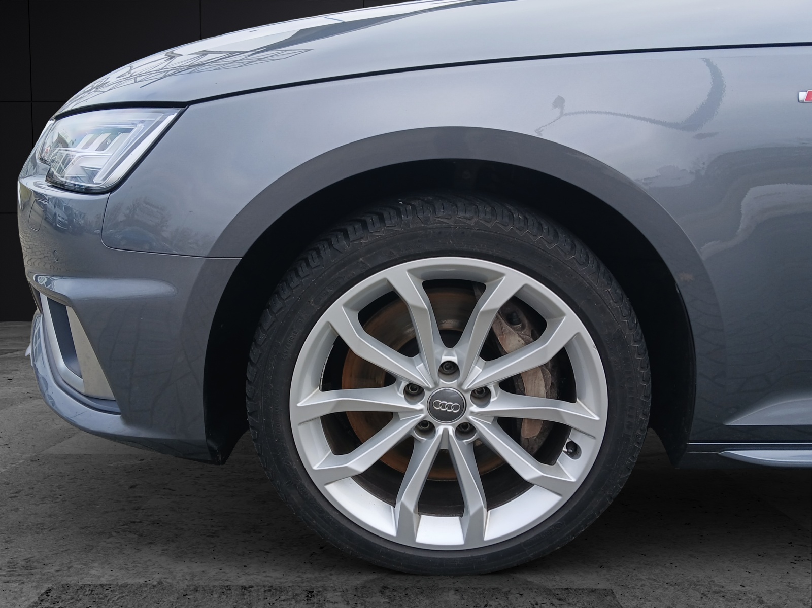 Fahrzeugabbildung Audi A4 Avant 45 TDI sport quattro S-Line Matrix Navi AVC ACC SH 18