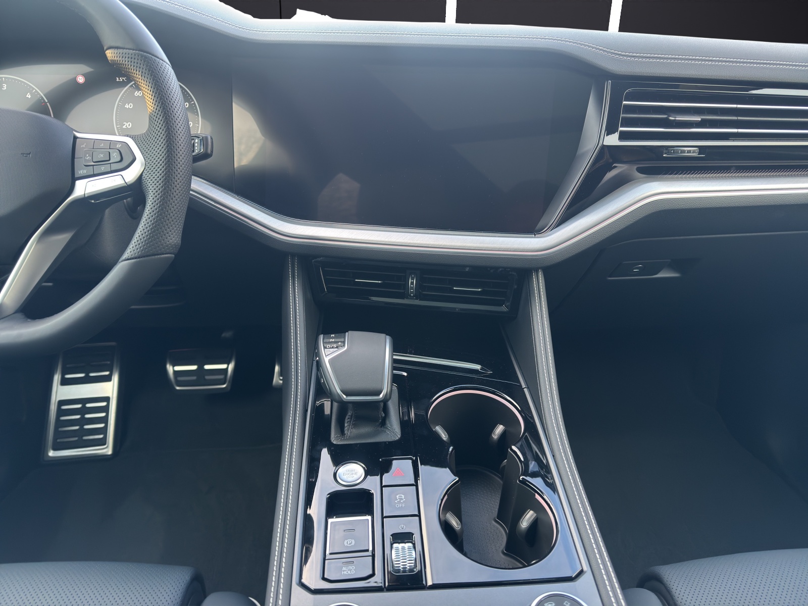 Fahrzeugabbildung Volkswagen Touareg R-Line AHZV SH DYNAUDIO Akkustik-Paket IQ.LIGHT