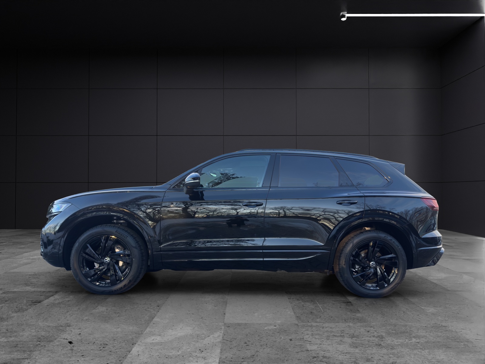 Fahrzeugabbildung Volkswagen Touareg R-Line AHZV SH DYNAUDIO Akkustik-Paket IQ.LIGHT