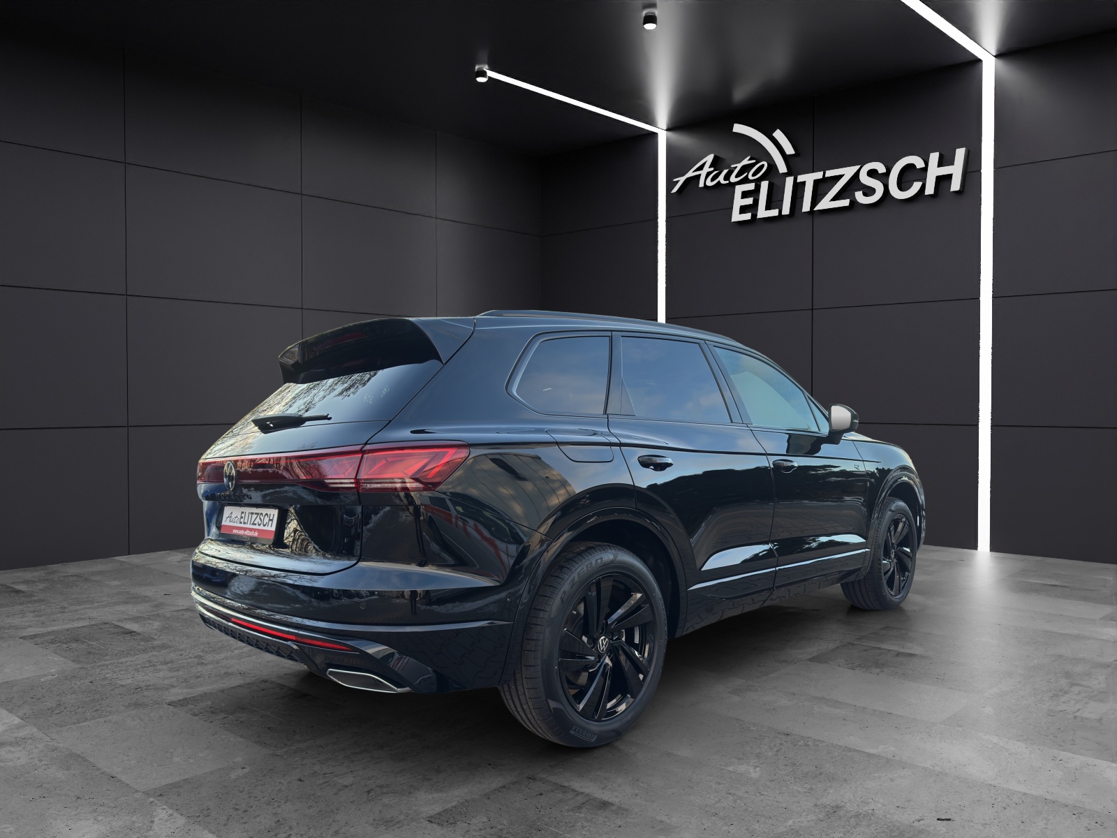 Fahrzeugabbildung Volkswagen Touareg R-Line AHZV SH DYNAUDIO Akkustik-Paket IQ.LIGHT