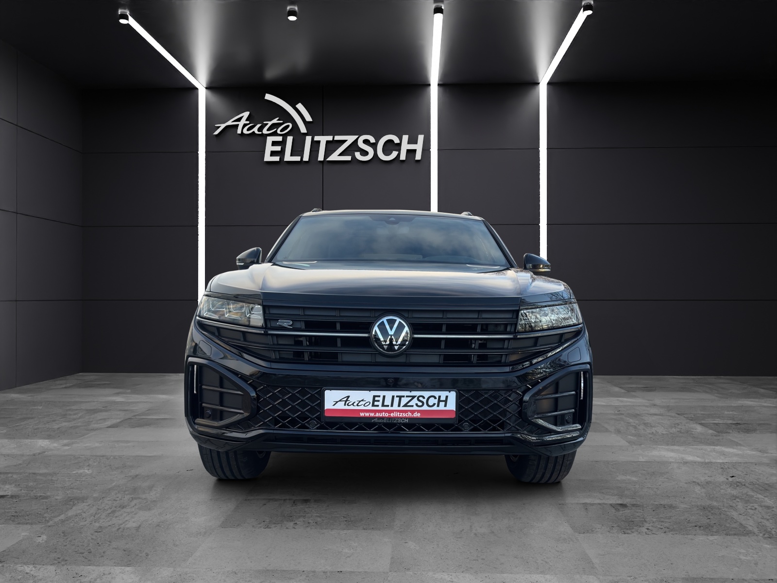 Fahrzeugabbildung Volkswagen Touareg R-Line AHZV SH DYNAUDIO Akkustik-Paket IQ.LIGHT