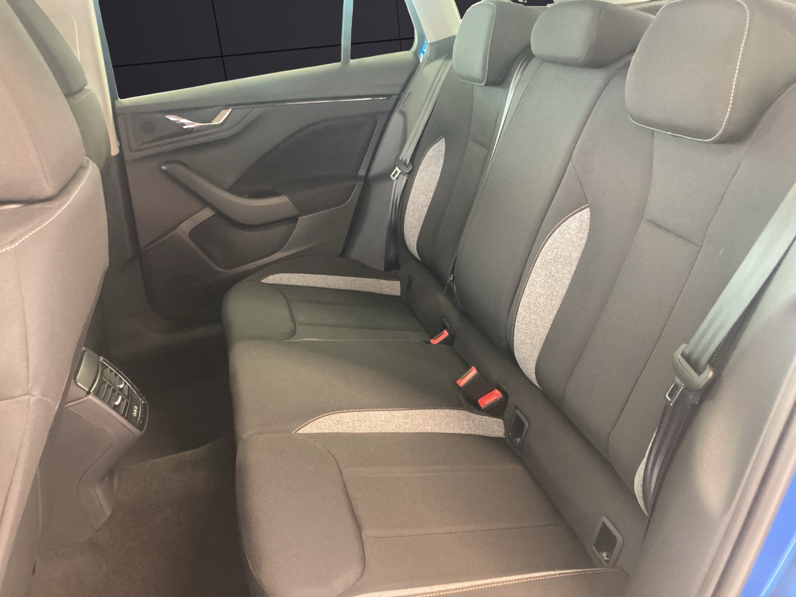 Fahrzeugabbildung SKODA KAMIQ 1.0 TSI TOUR DSG