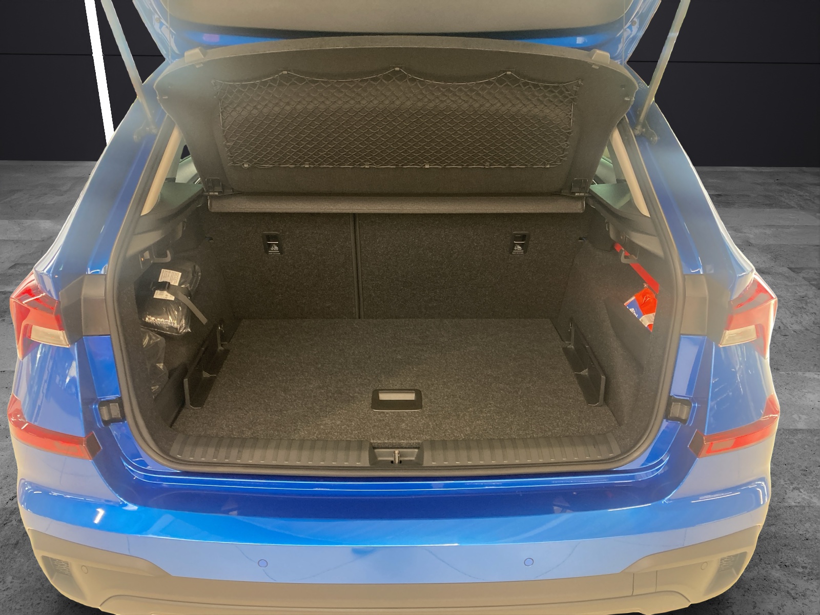 Fahrzeugabbildung SKODA KAMIQ 1.0 TSI TOUR DSG