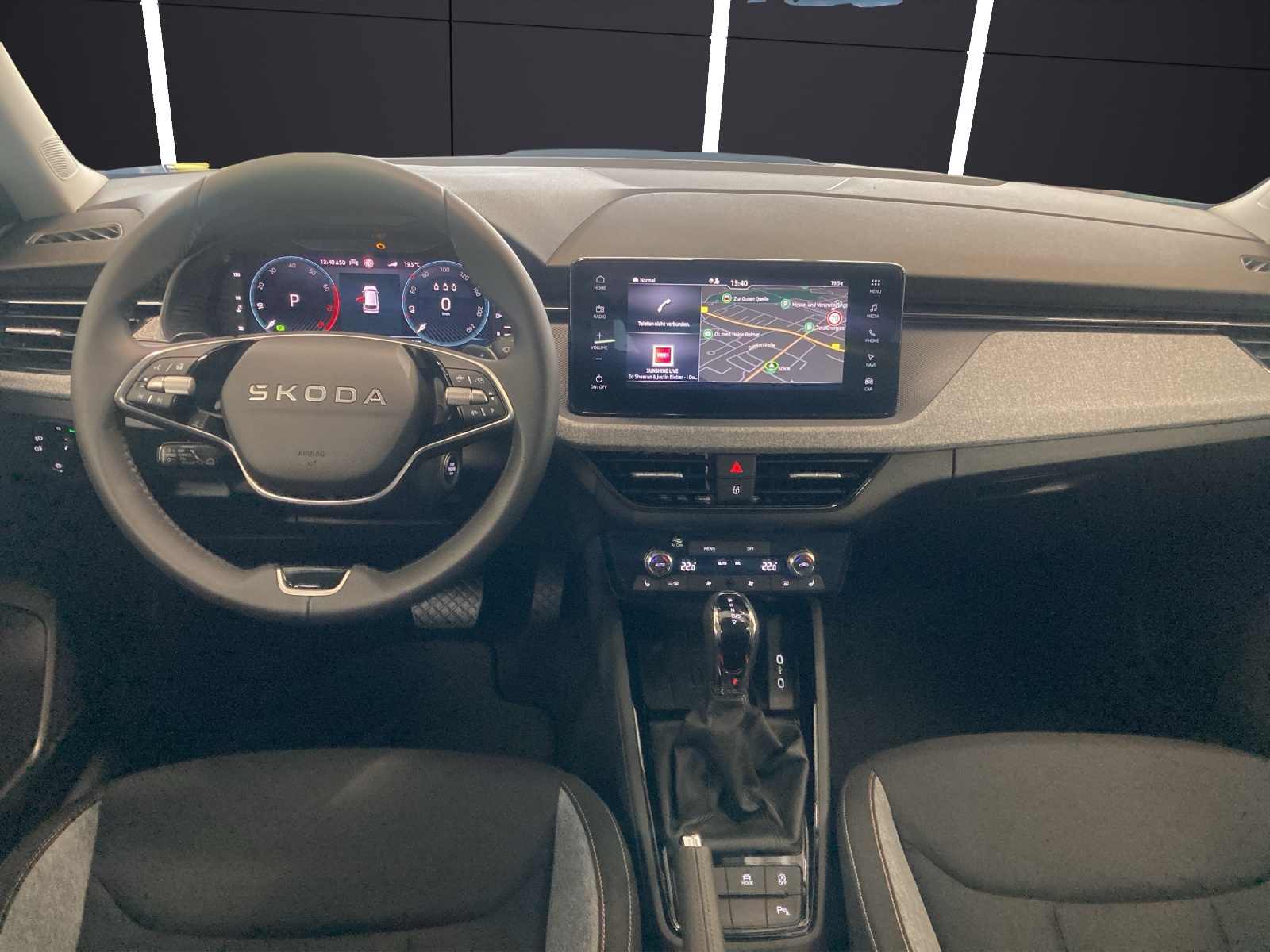 Fahrzeugabbildung SKODA KAMIQ 1.0 TSI TOUR DSG