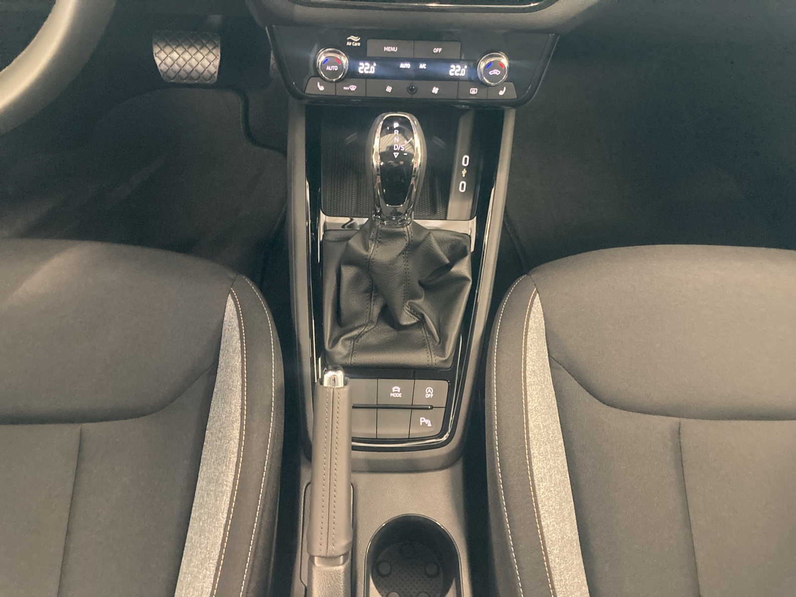 Fahrzeugabbildung SKODA KAMIQ 1.0 TSI TOUR DSG