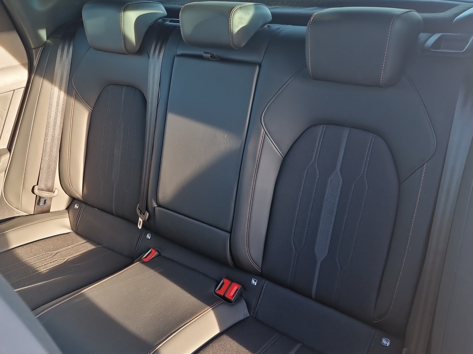 Fahrzeugabbildung CUPRA Leon VZ 2,0 TSI DSG ACC KAMERA NAVI LED