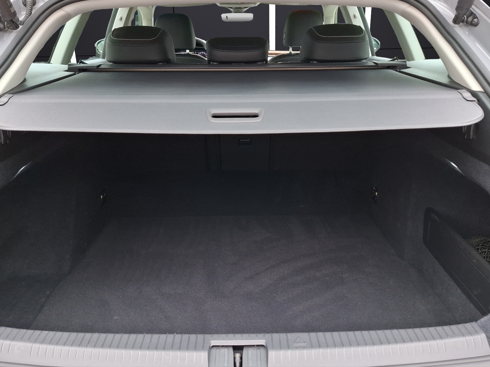 Fahrzeugabbildung Volkswagen Arteon SB TSI Elegance DSG LED Navi AID ACC PDC SHZ 18
