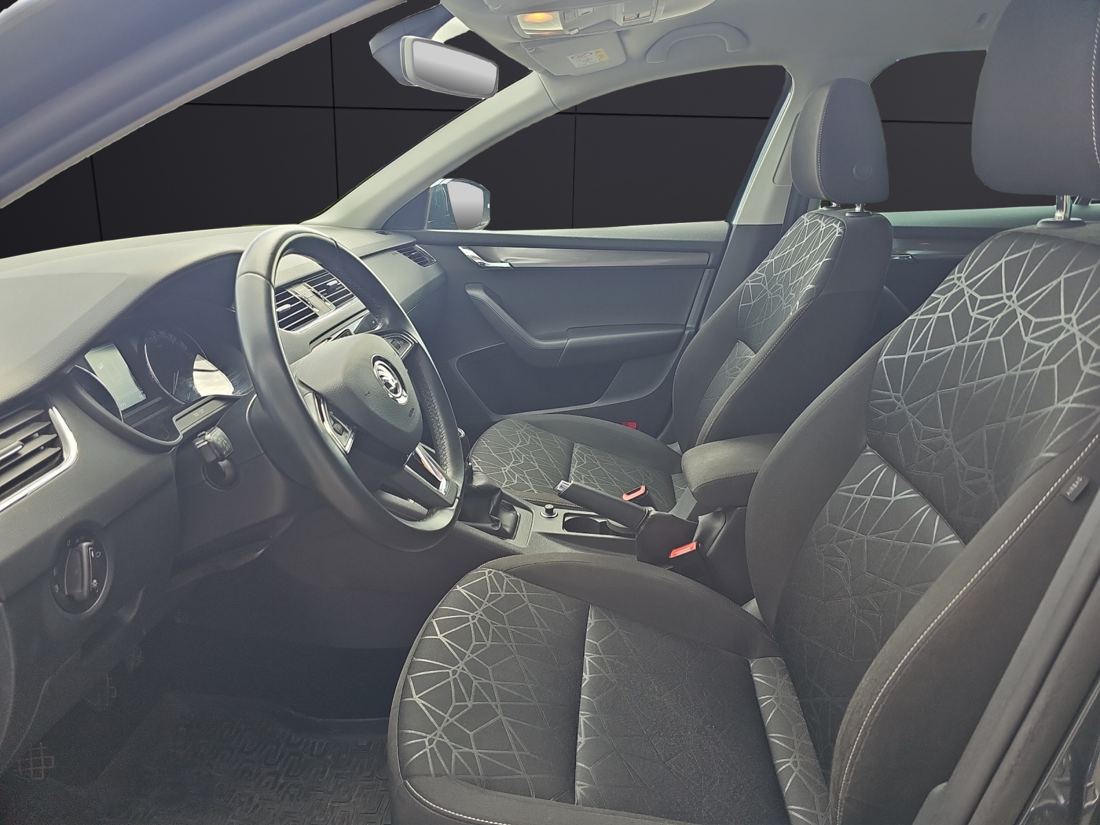 Fahrzeugabbildung SKODA Octavia Combi Clever 1.5TSI NAVI, AHZV, WSS BEHEIZBAR