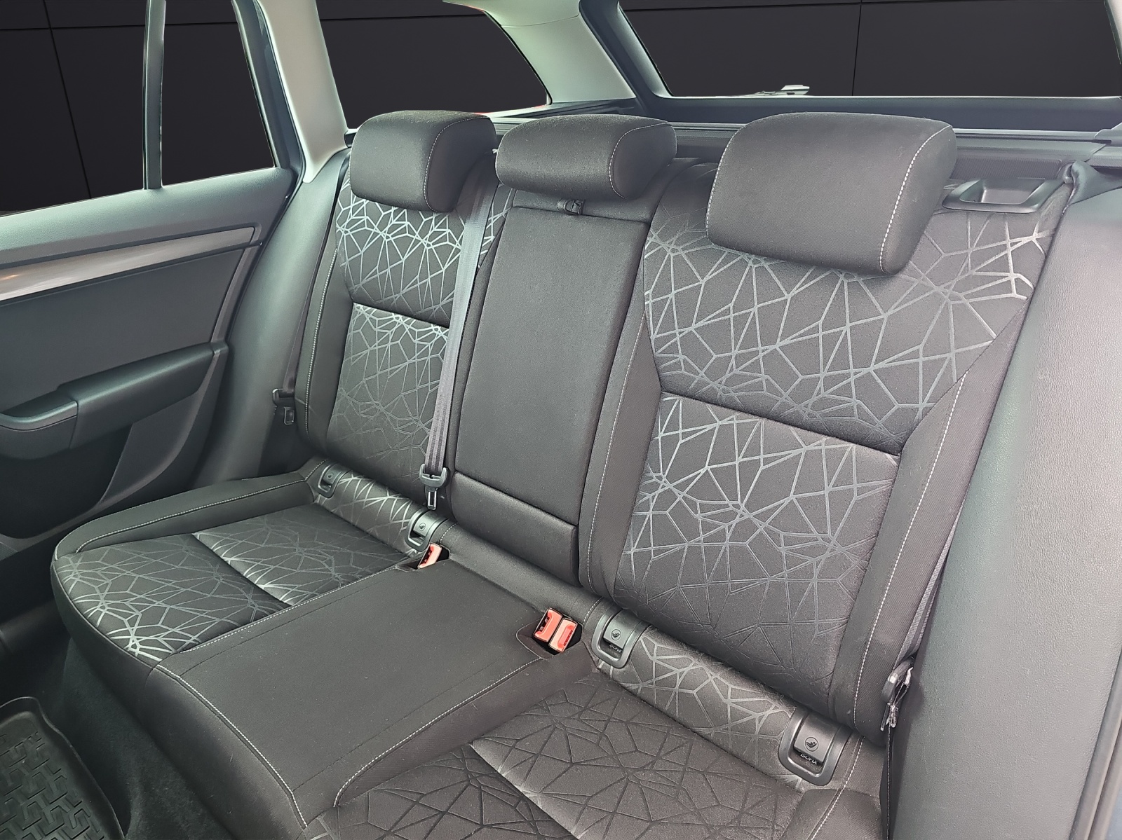Fahrzeugabbildung SKODA Octavia Combi Clever 1.5TSI NAVI, AHZV, WSS BEHEIZBAR