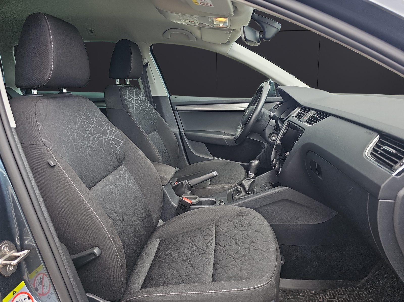 Fahrzeugabbildung SKODA Octavia Combi Clever 1.5TSI NAVI, AHZV, WSS BEHEIZBAR