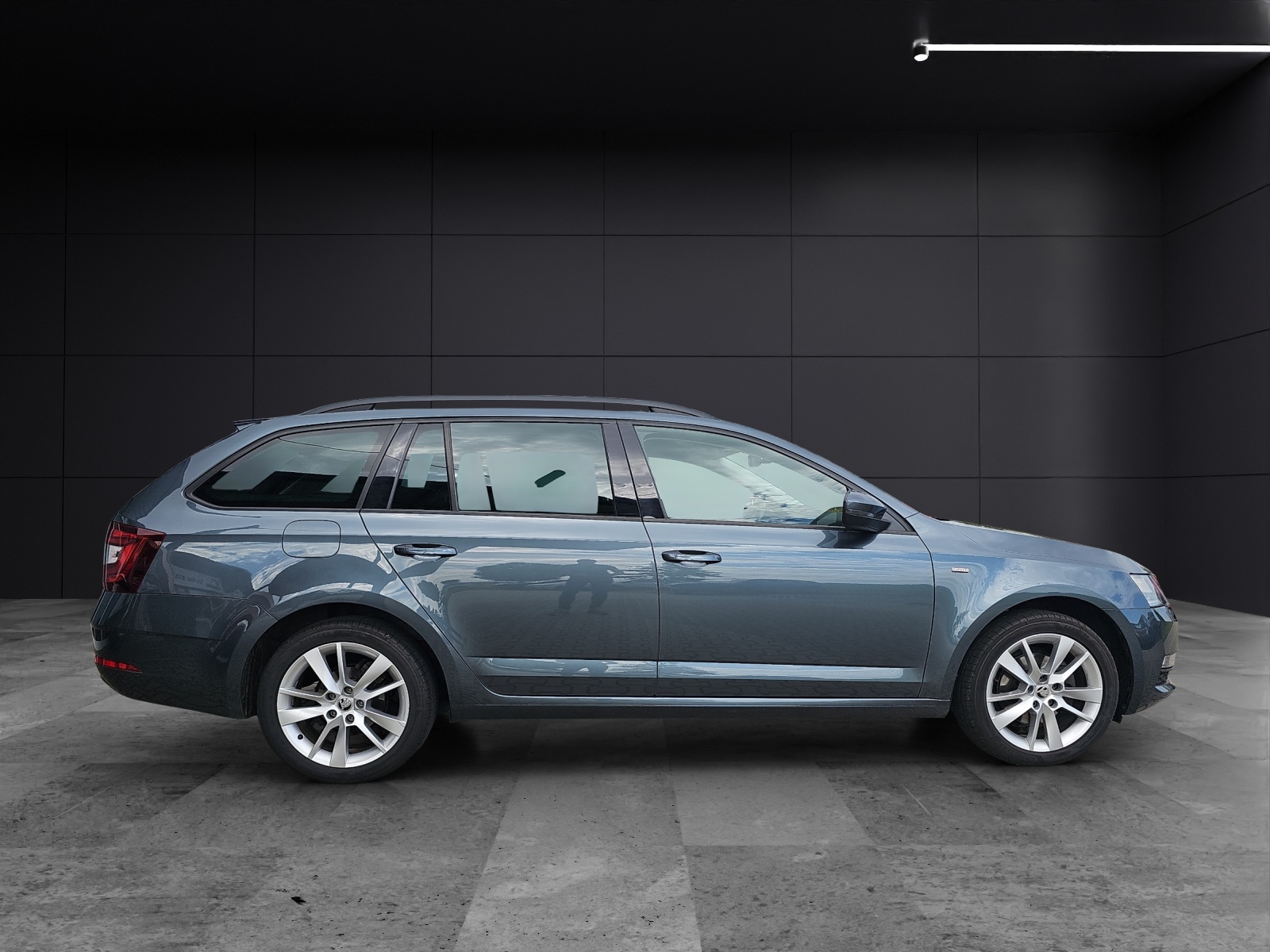 Fahrzeugabbildung SKODA Octavia Combi Clever 1.5TSI NAVI, AHZV, WSS BEHEIZBAR