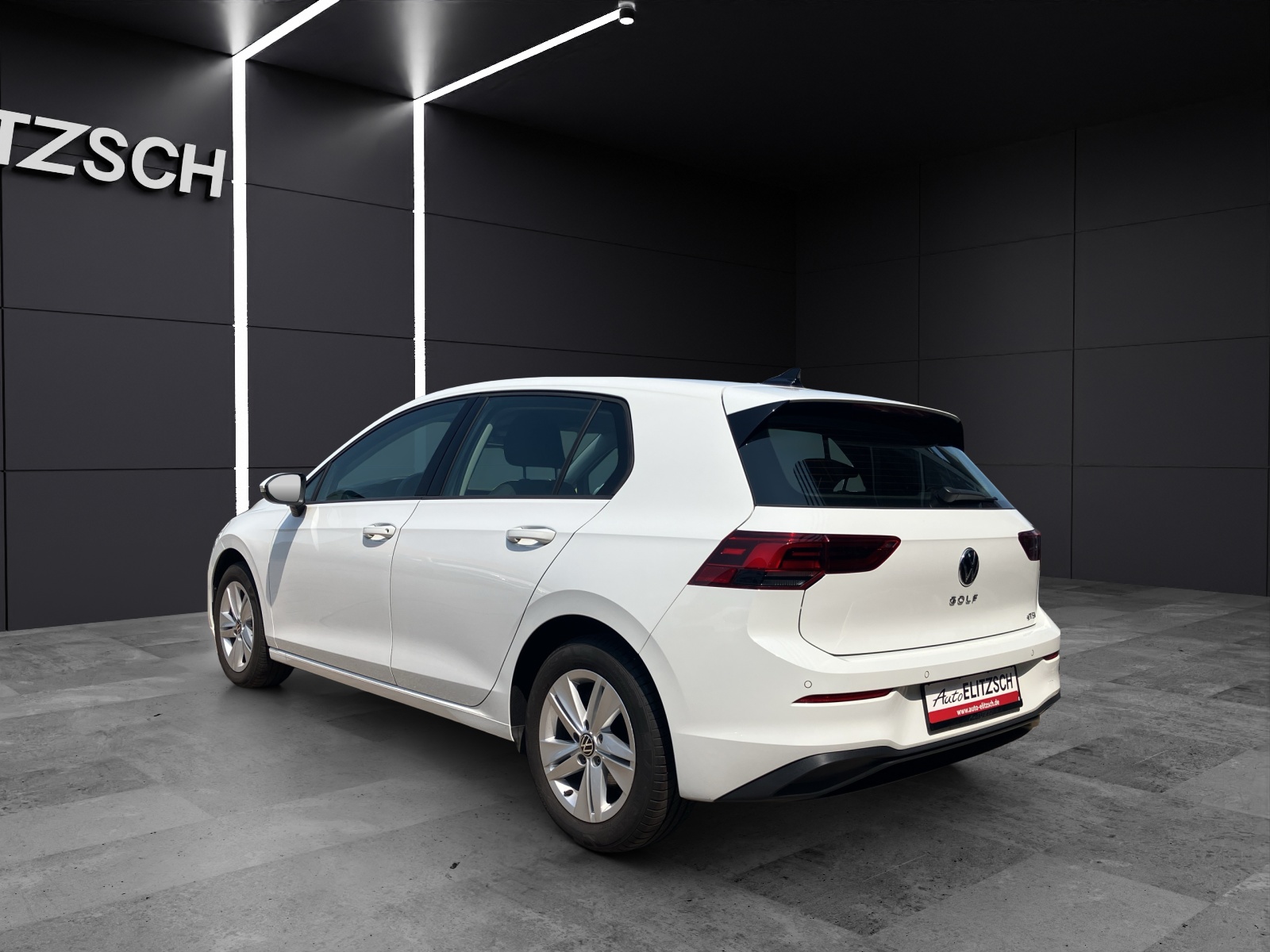 Fahrzeugabbildung Volkswagen Golf VIII eTSI Life DSG LED Navi ACC RFK