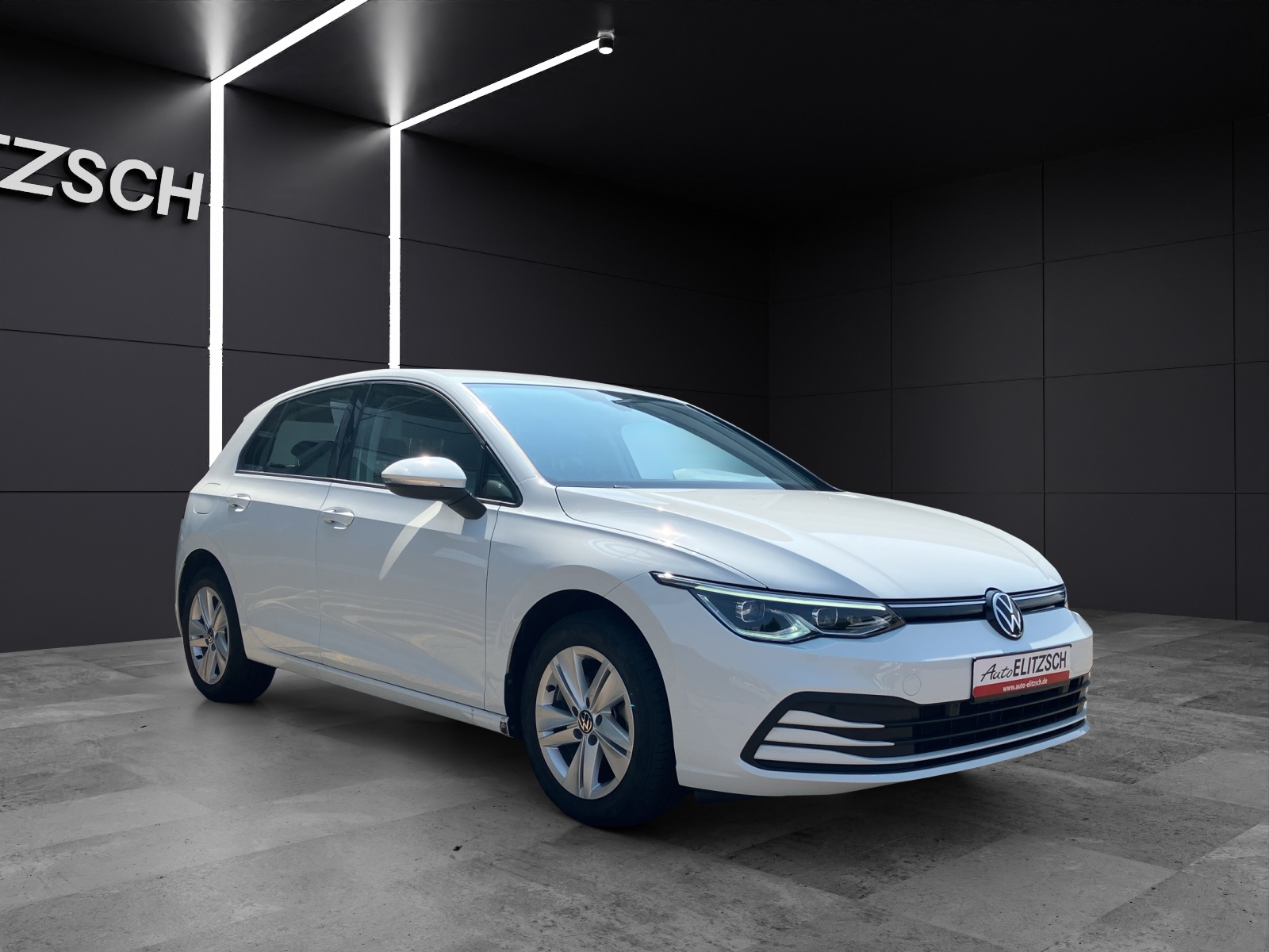 Fahrzeugabbildung Volkswagen Golf VIII eTSI Life DSG LED Navi ACC RFK