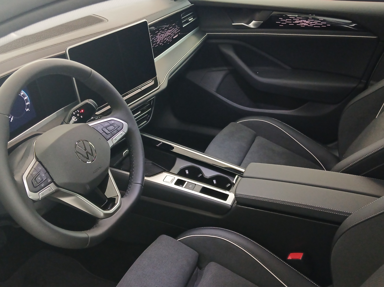 Fahrzeugabbildung Volkswagen Passat Elegance eHybrid AHZV DCC Business-Premium