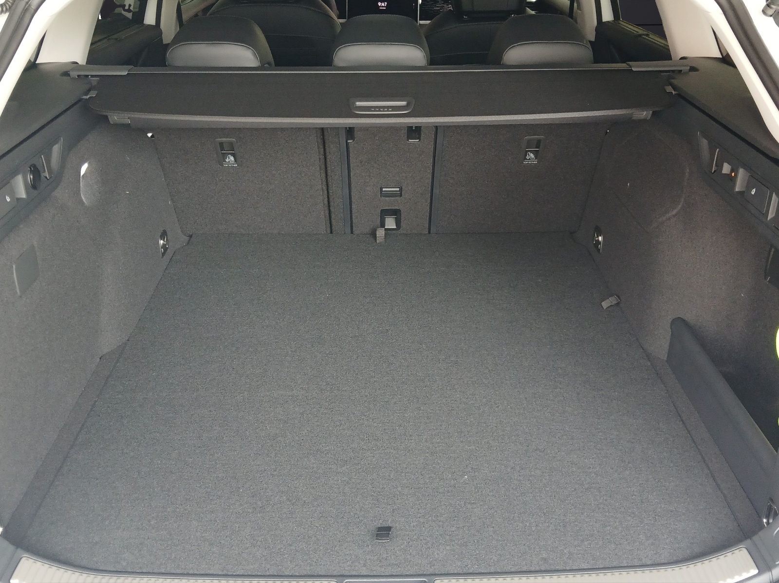 Fahrzeugabbildung Volkswagen Passat Elegance eHybrid AHZV DCC Business-Premium
