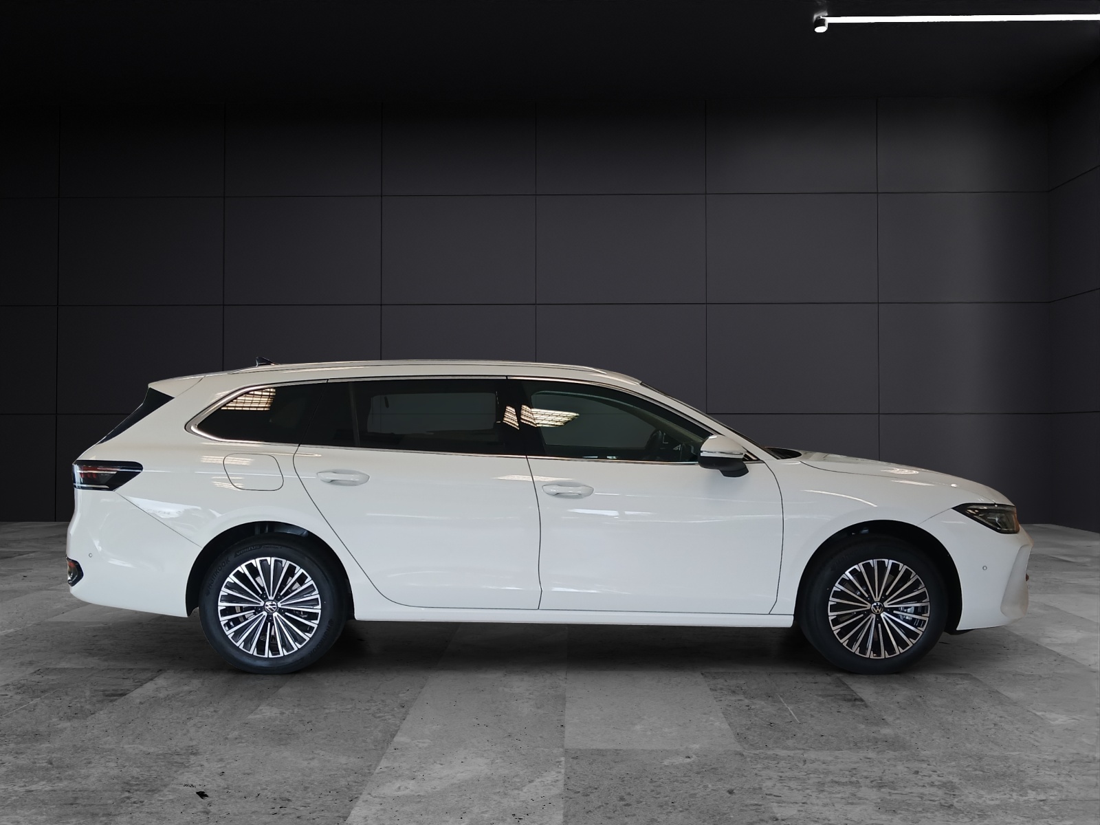 Fahrzeugabbildung Volkswagen Passat Elegance eHybrid AHZV DCC Business-Premium