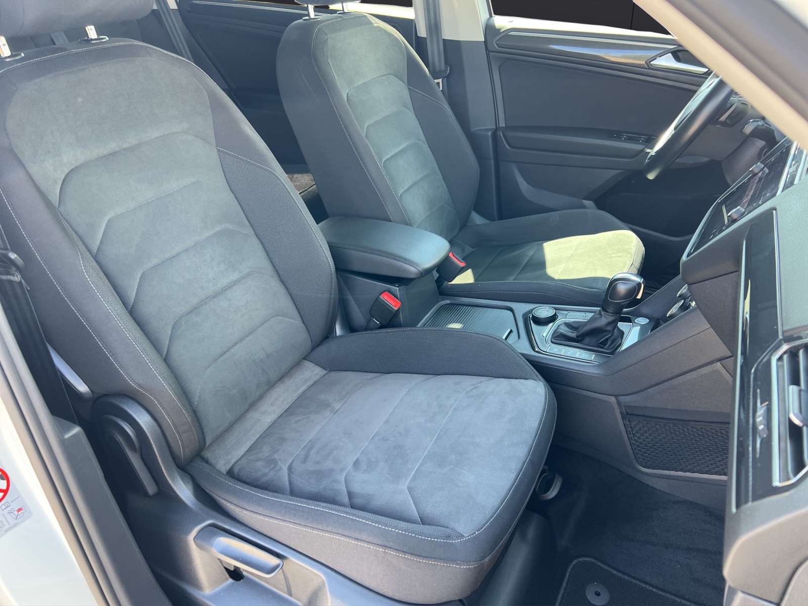 Fahrzeugabbildung Volkswagen Tiguan Allspace TDI Highline 4M DSG LED ACC DCC STH RFK