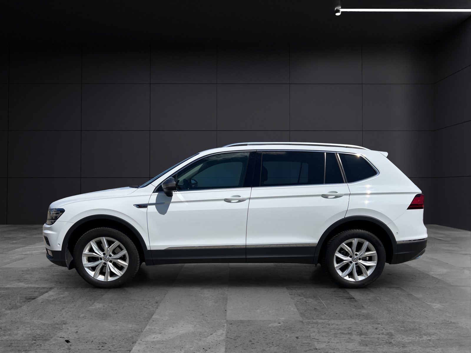 Fahrzeugabbildung Volkswagen Tiguan Allspace TDI Highline 4M DSG LED ACC DCC STH RFK