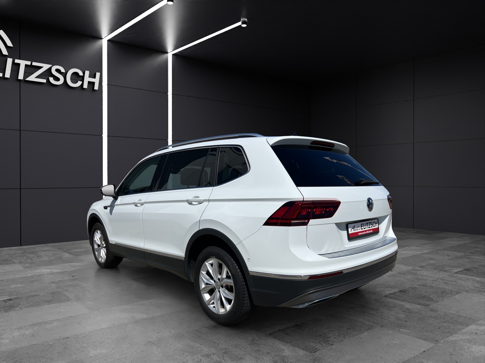 Fahrzeugabbildung Volkswagen Tiguan Allspace TDI Highline 4M DSG LED ACC DCC STH RFK