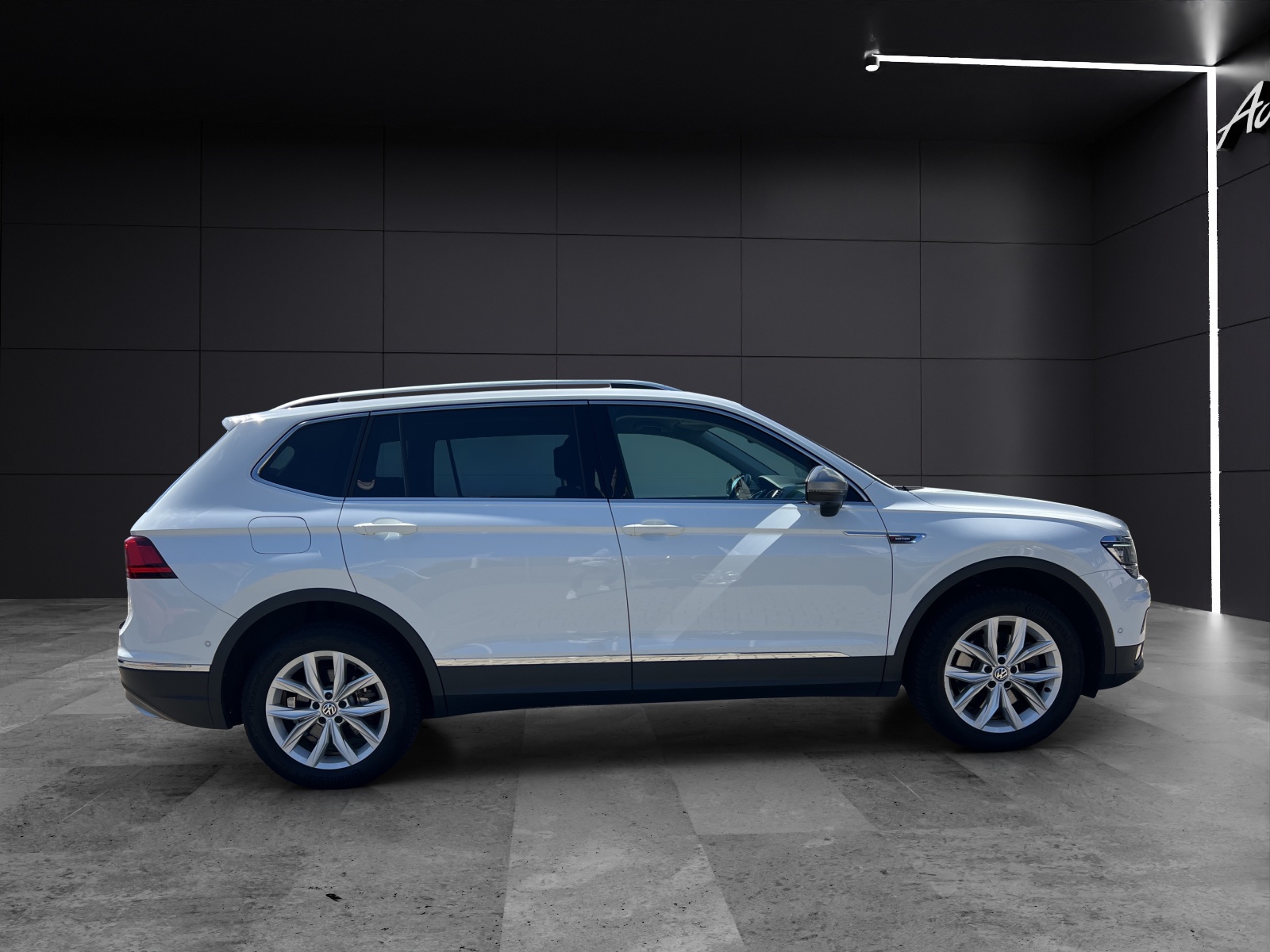 Fahrzeugabbildung Volkswagen Tiguan Allspace TDI Highline 4M DSG LED ACC DCC STH RFK