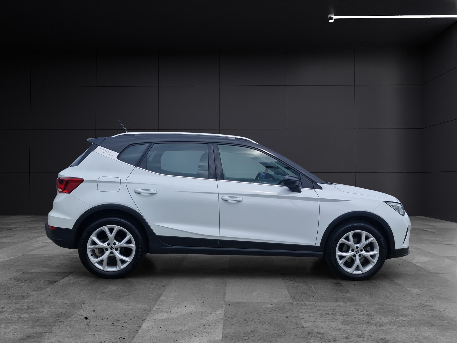 Fahrzeugabbildung SEAT Arona FR 1.0 TSI LED RFK ACC SH