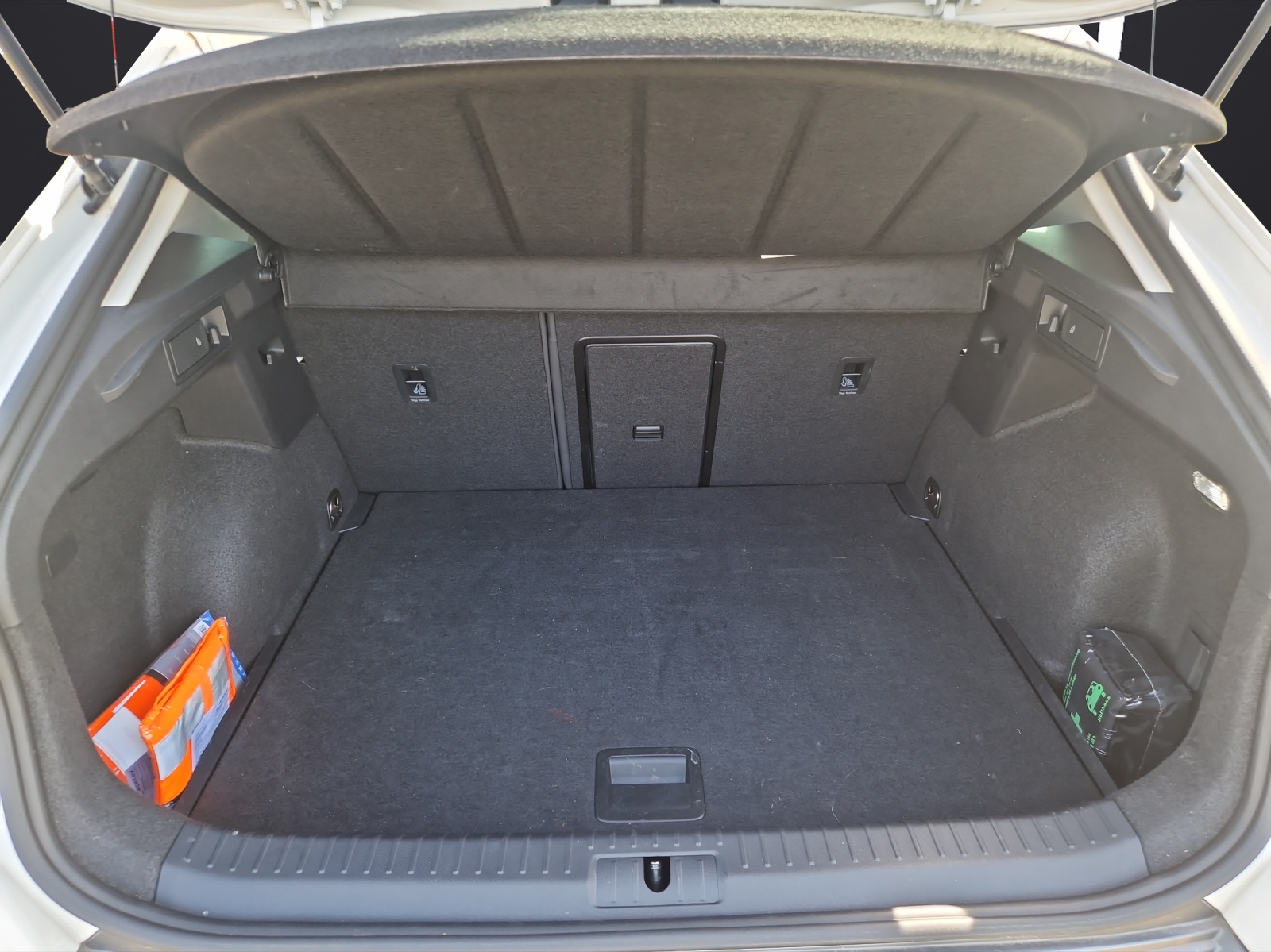 Fahrzeugabbildung CUPRA Formentor Basis LED 18
