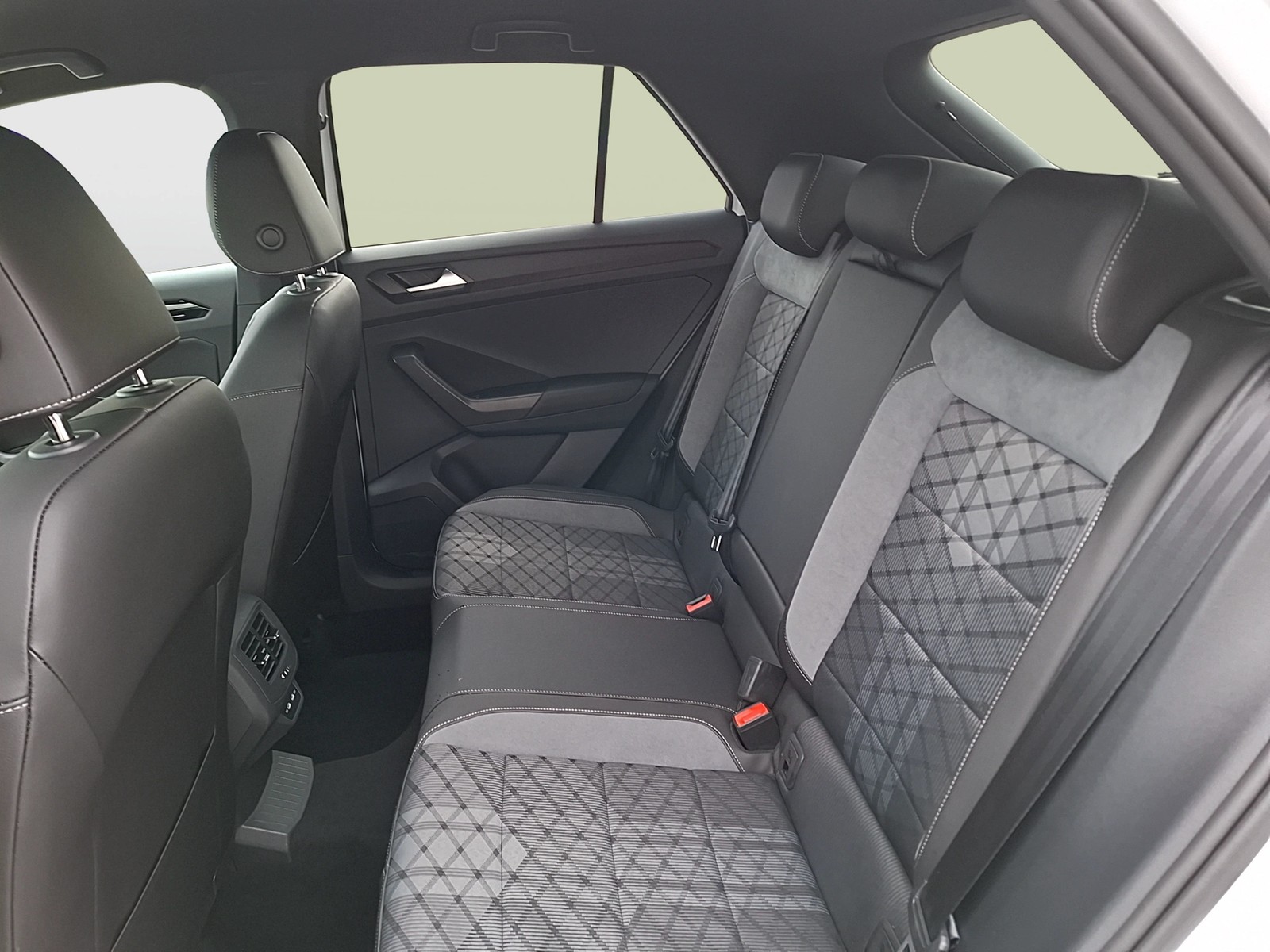 Fahrzeugabbildung Volkswagen T-Roc TSI R-Line DSG Matrix Navi AID ACC RFK SHZ