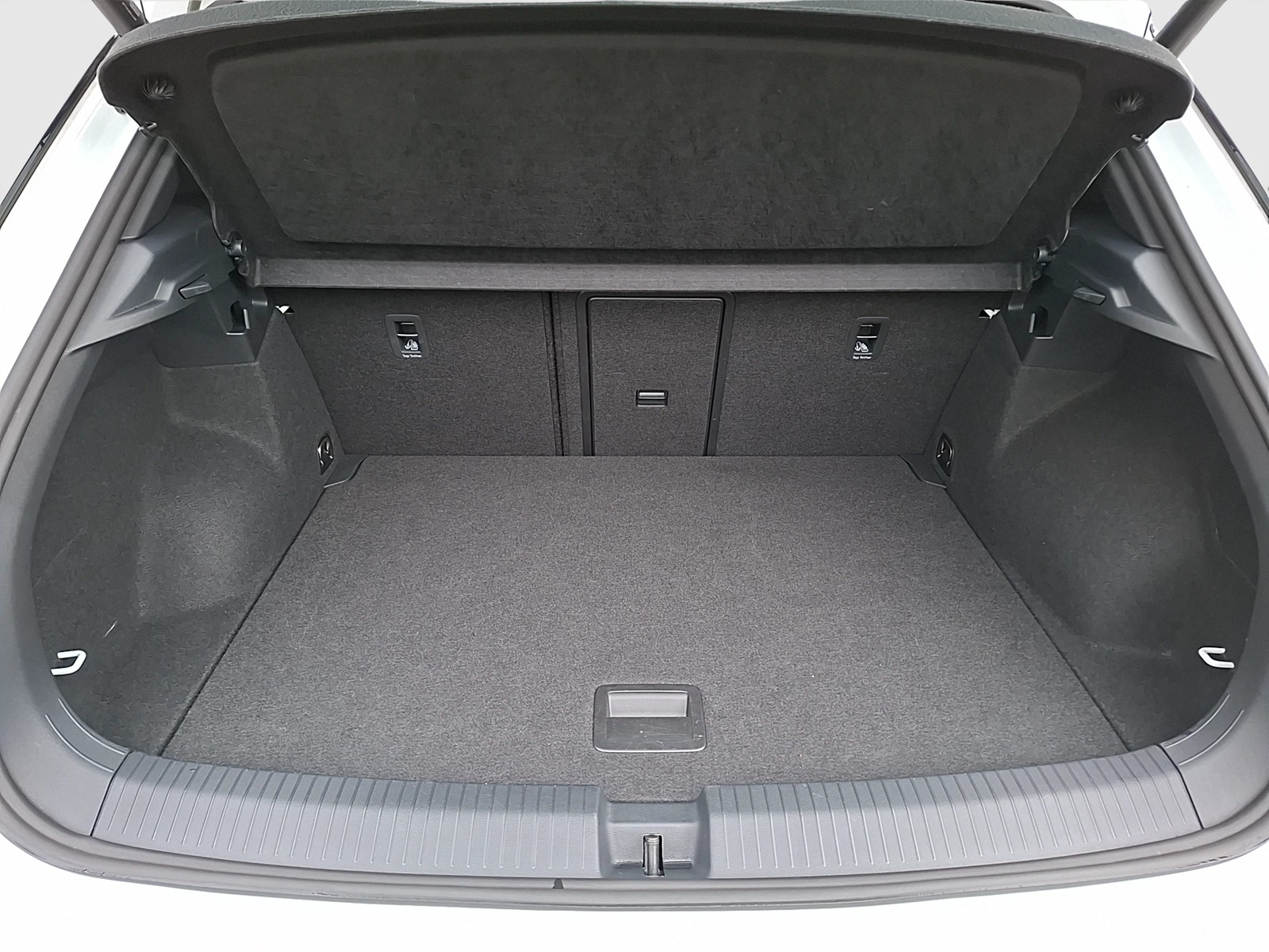 Fahrzeugabbildung Volkswagen T-Roc TSI R-Line DSG Matrix Navi AID ACC RFK SHZ