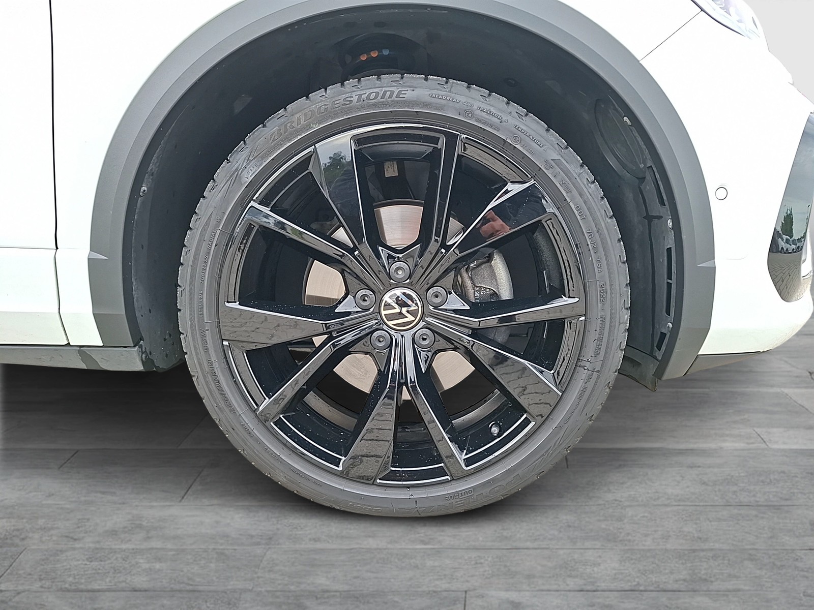 Fahrzeugabbildung Volkswagen T-Roc TSI R-Line DSG Matrix Navi AID ACC RFK SHZ
