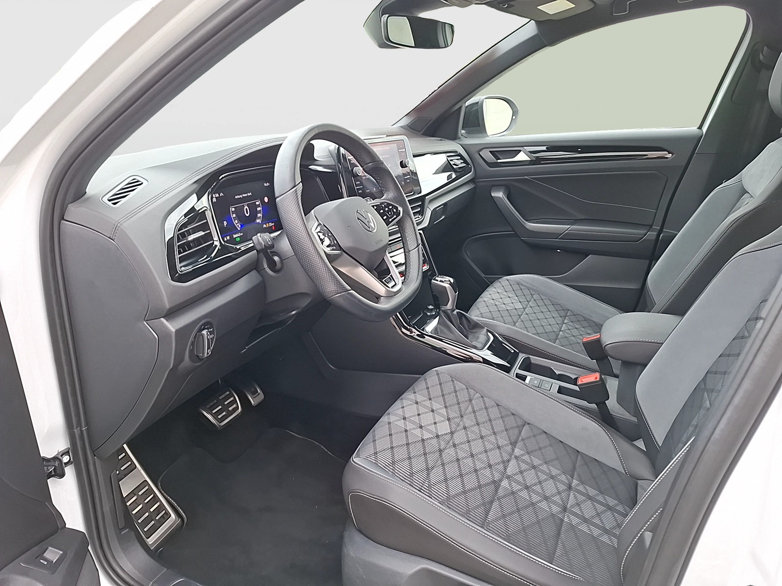 Fahrzeugabbildung Volkswagen T-Roc TSI R-Line DSG Matrix Navi AID ACC RFK SHZ
