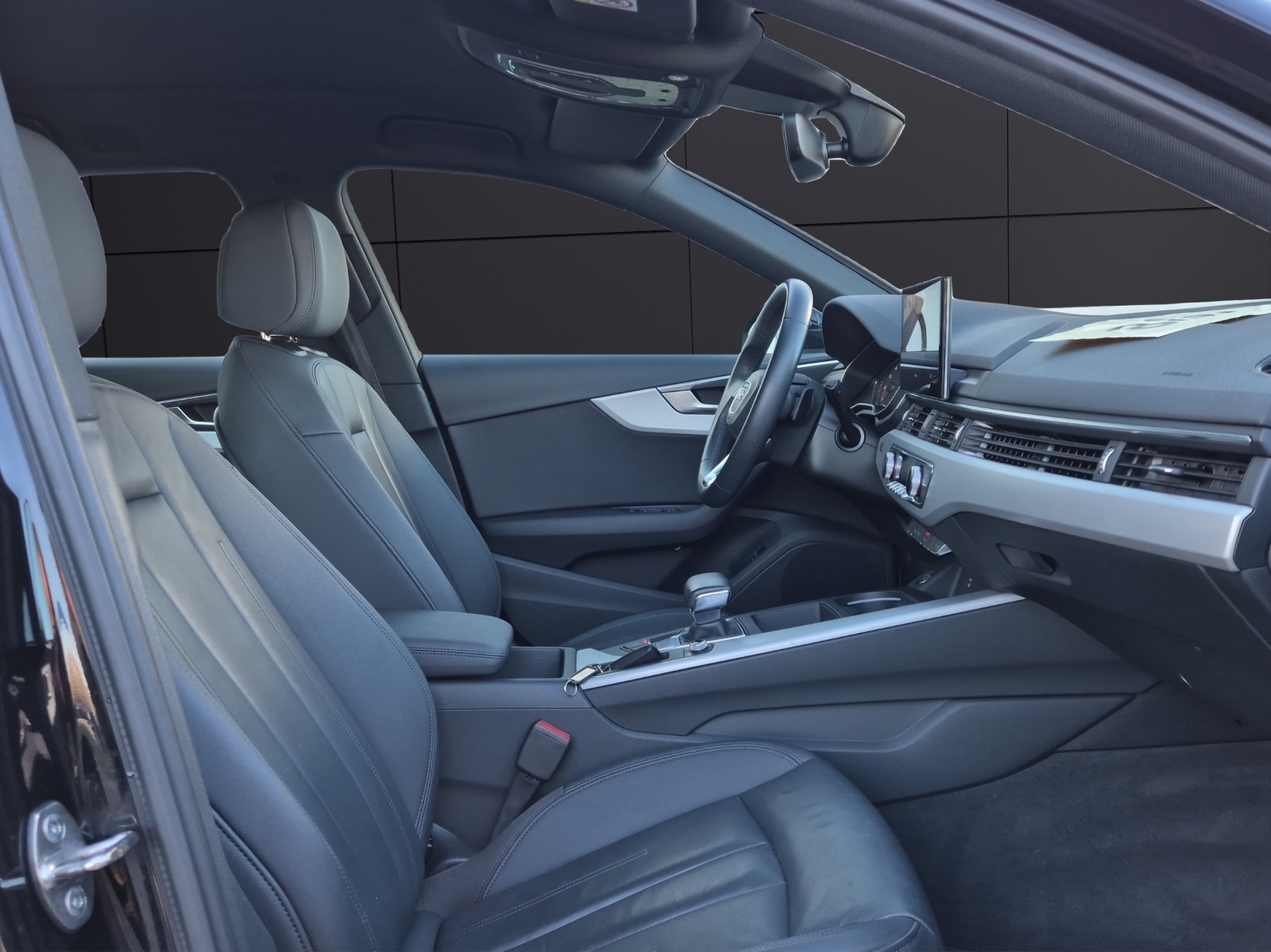 Fahrzeugabbildung Audi A4 Avant 35 TFSI S-line S-tronic LED Navi ACC RFK Leder SH