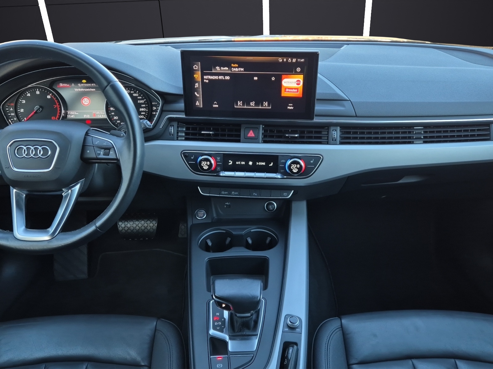 Fahrzeugabbildung Audi A4 Avant 35 TFSI S-line S-tronic LED Navi ACC RFK Leder SH