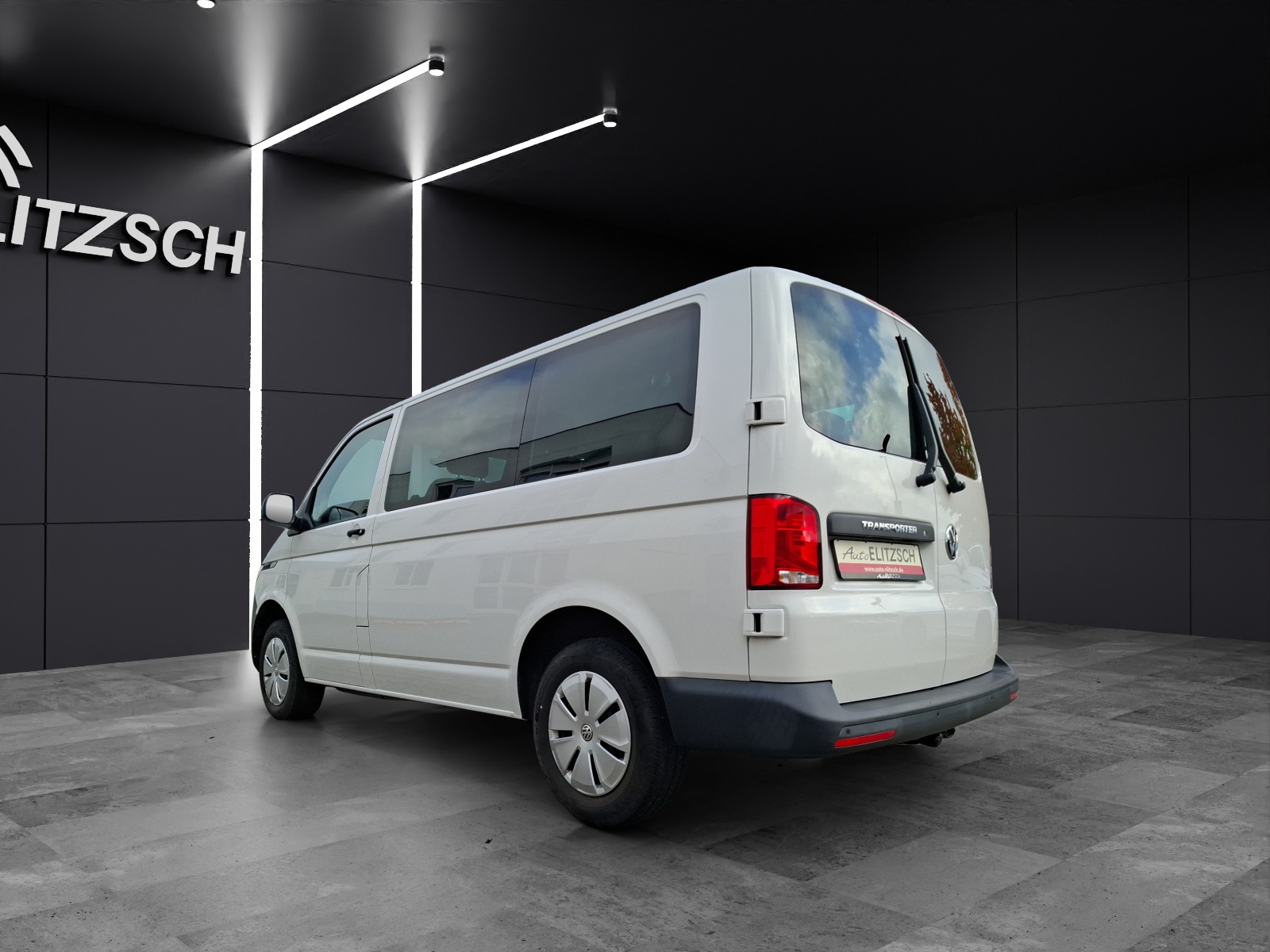 Fahrzeugabbildung Volkswagen T6 Kombi T6.1 TDI DSG STH LED Navi GRA PDC SH
